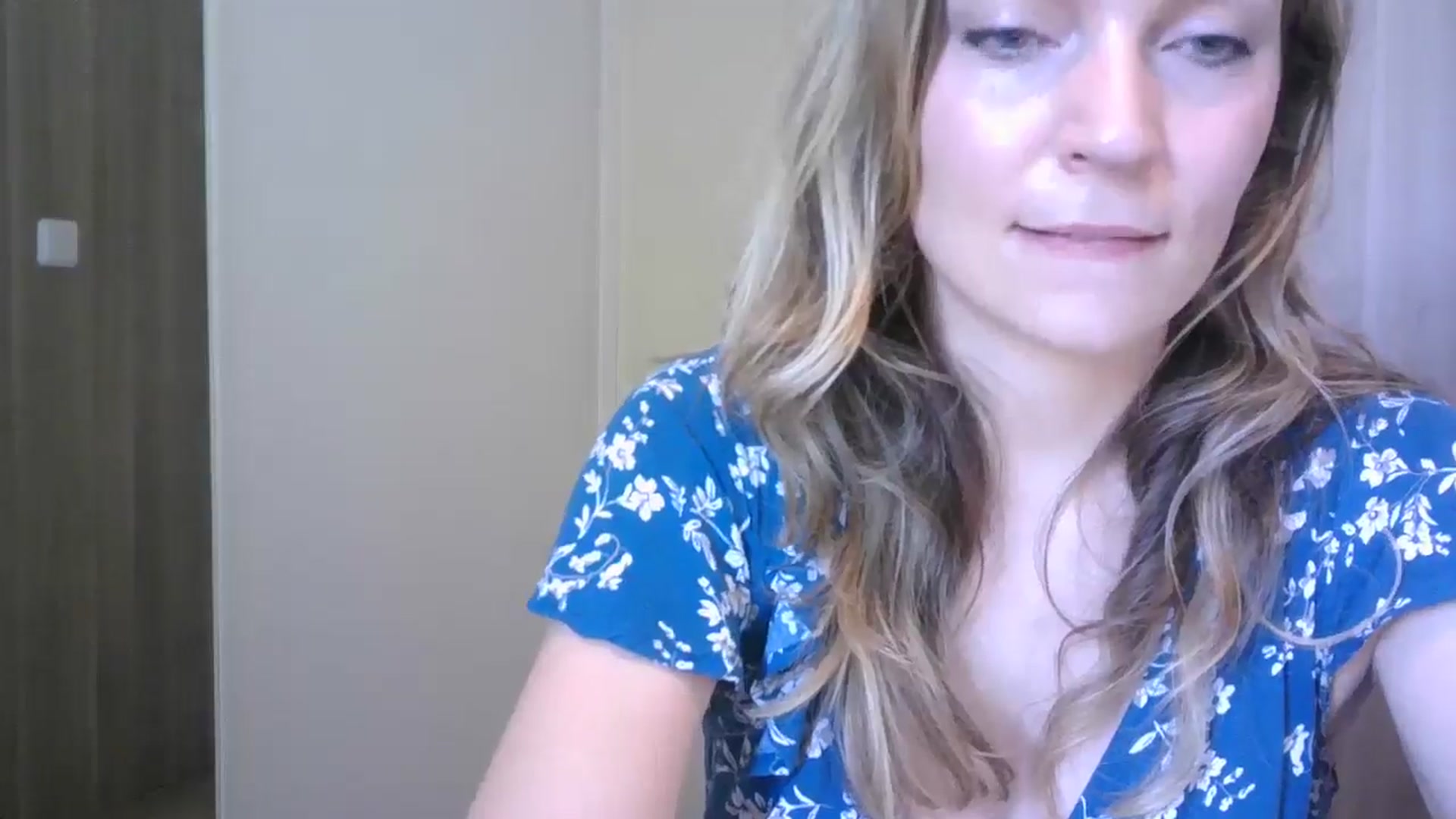 Gallery image thumbnail from Ana_Alexis's myfreecams stream on, 06/27/2024, 13:31 image 17 of 20