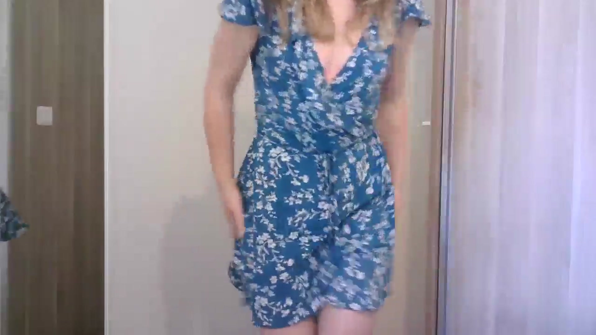 Gallery image thumbnail from Ana_Alexis's myfreecams stream on, 06/27/2024, 14:18 image 12 of 20