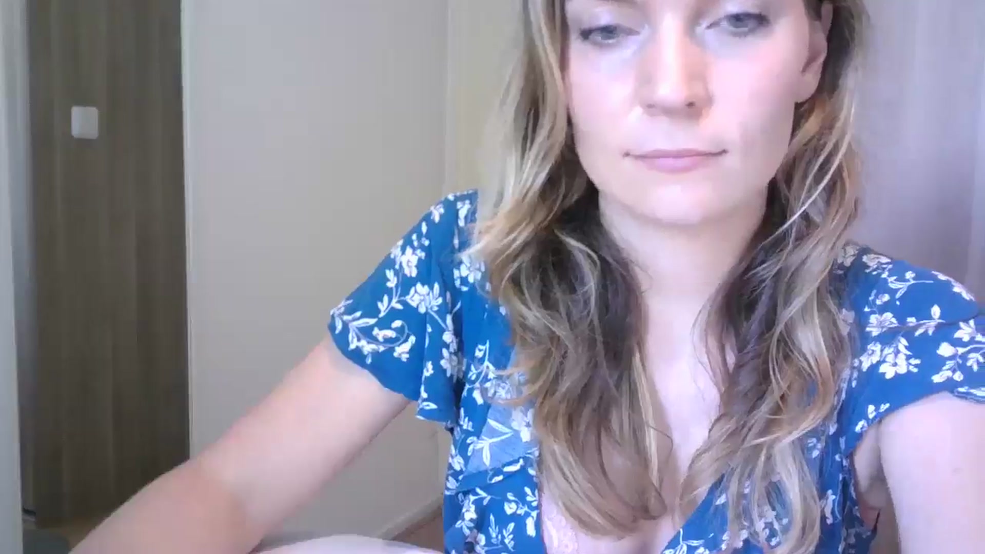 Gallery image thumbnail from Ana_Alexis's myfreecams stream on, 06/27/2024, 14:18 image 5 of 20
