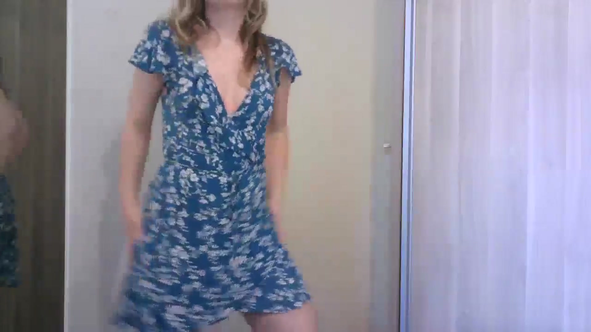 Gallery image thumbnail from Ana_Alexis's myfreecams stream on, 06/27/2024, 14:18 image 17 of 20