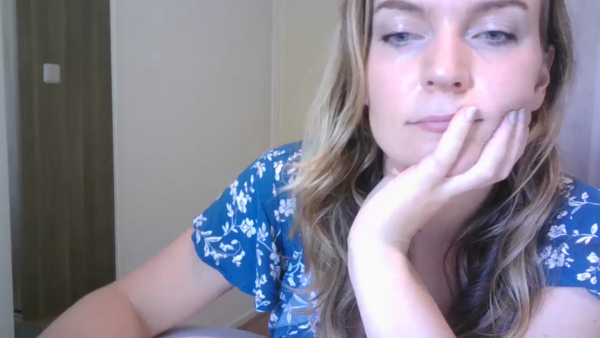 Gallery image thumbnail from Ana_Alexis's myfreecams stream on, 06/27/2024, 14:18 image 4 of 20