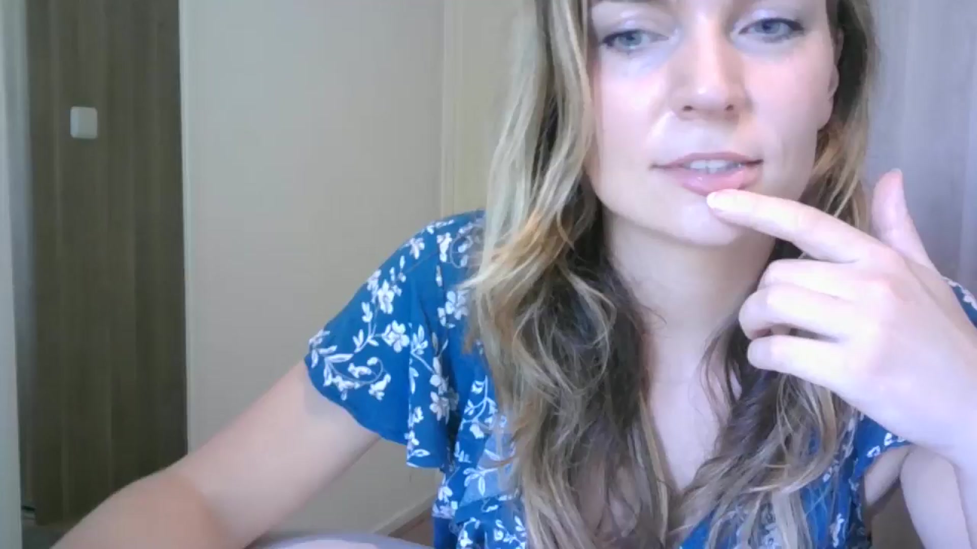 Gallery image thumbnail from Ana_Alexis's myfreecams stream on, 06/27/2024, 14:18 image 1 of 20