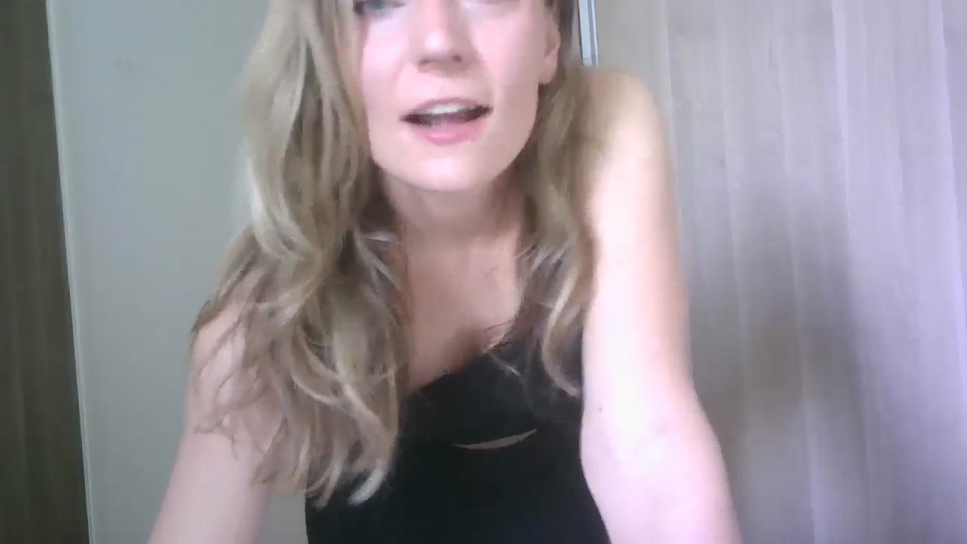 Gallery image thumbnail from Ana_Alexis's myfreecams stream on, 06/28/2024, 12:23 image 10 of 20