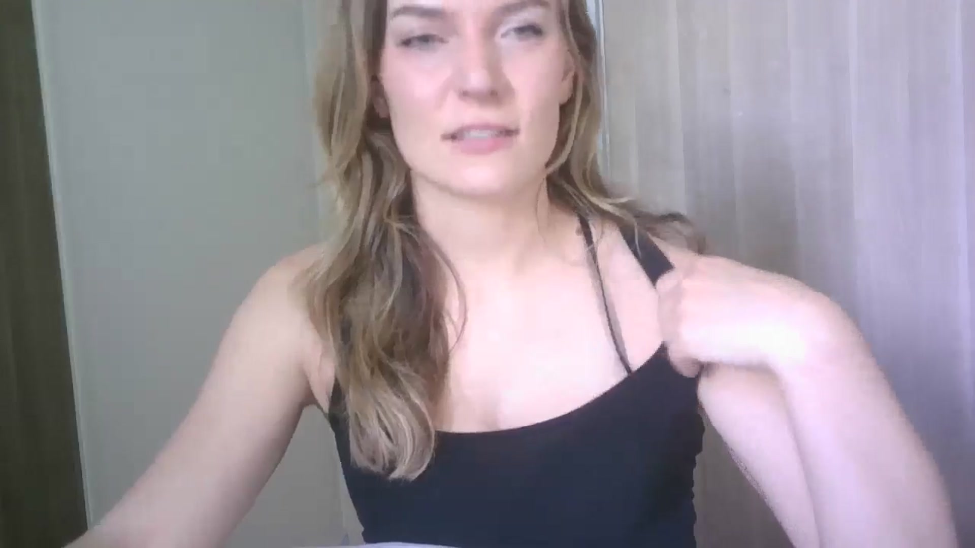 Gallery image thumbnail from Ana_Alexis's myfreecams stream on, 06/28/2024, 12:23 image 11 of 20
