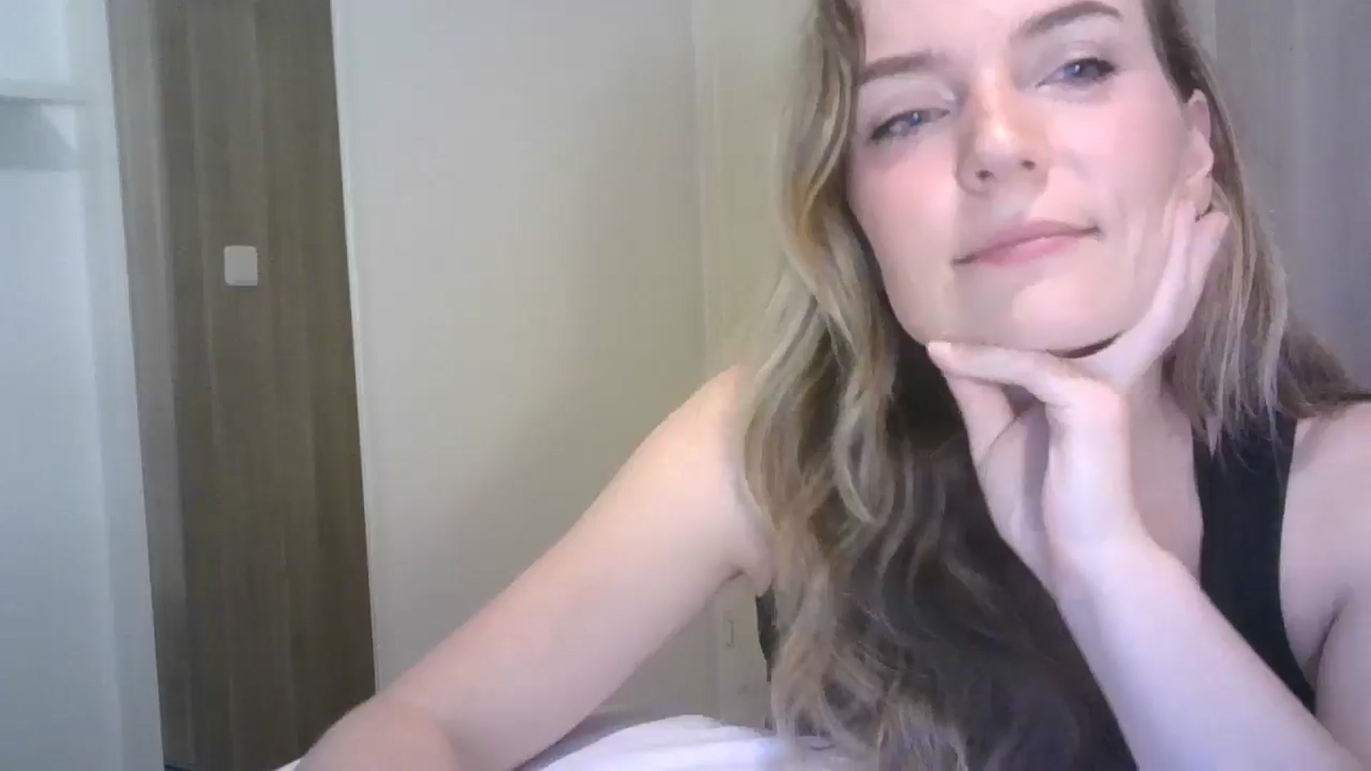 Gallery image thumbnail from Ana_Alexis's myfreecams stream on, 06/29/2024, 18:46 image 17 of 20