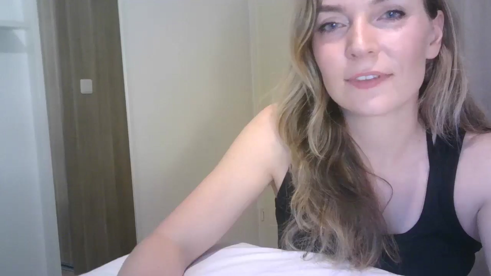 Gallery image thumbnail from Ana_Alexis's myfreecams stream on, 06/29/2024, 18:46 image 18 of 20