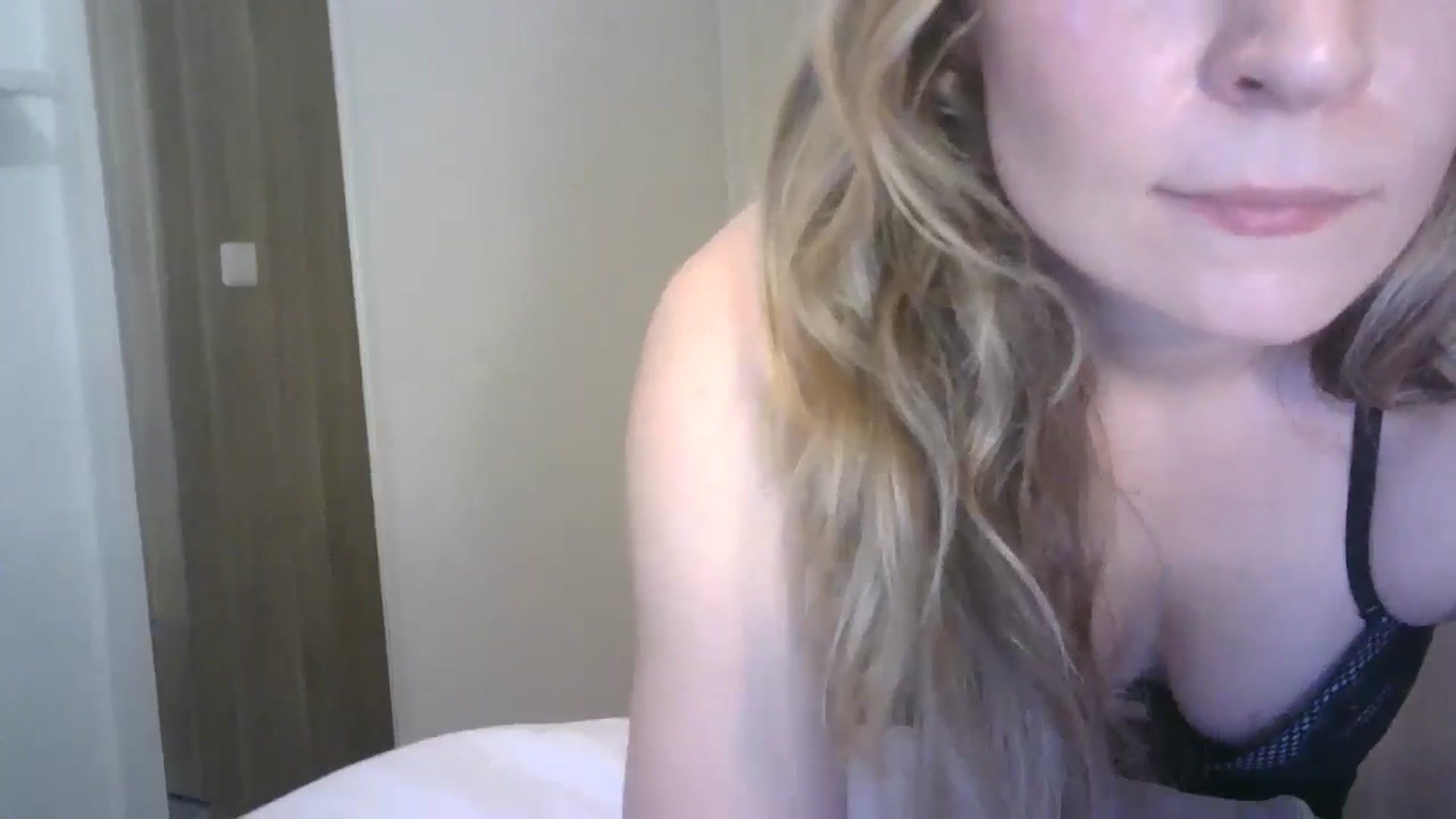 Gallery image thumbnail from Ana_Alexis's myfreecams stream on, 06/29/2024, 19:37 image 6 of 20