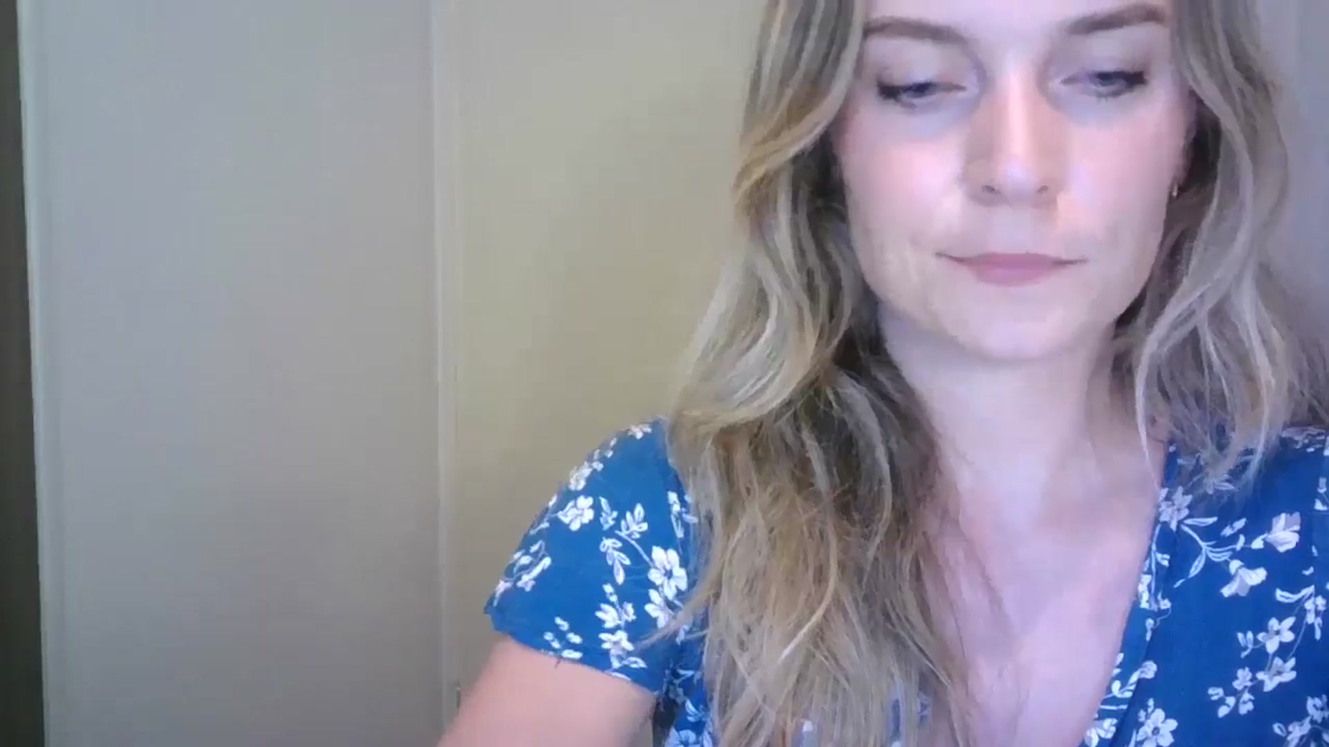 Gallery image thumbnail from Ana_Alexis's myfreecams stream on, 07/20/2024, 19:17 image 7 of 20