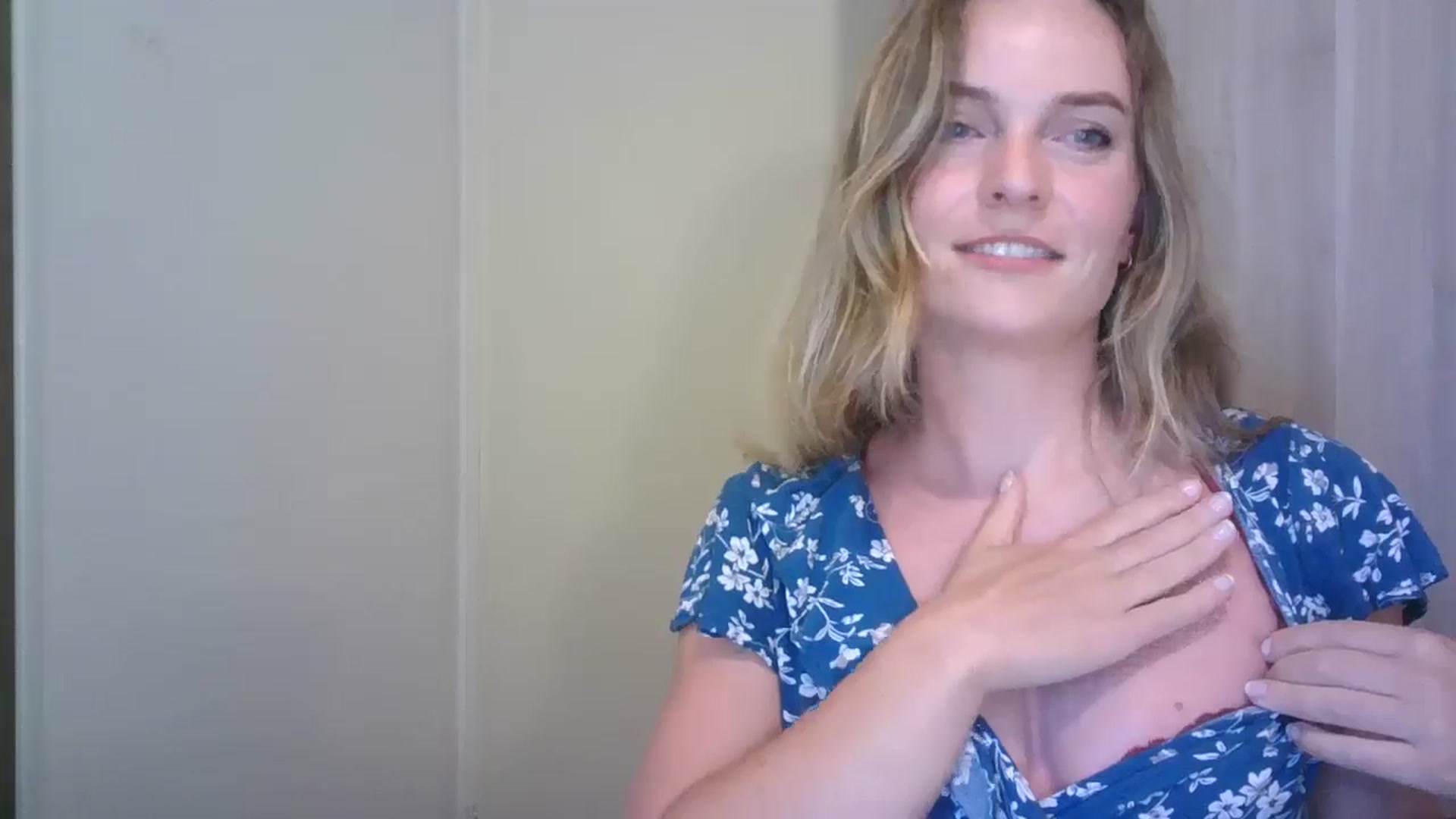 Gallery image thumbnail from Ana_Alexis's myfreecams stream on, 07/20/2024, 19:17 image 17 of 20