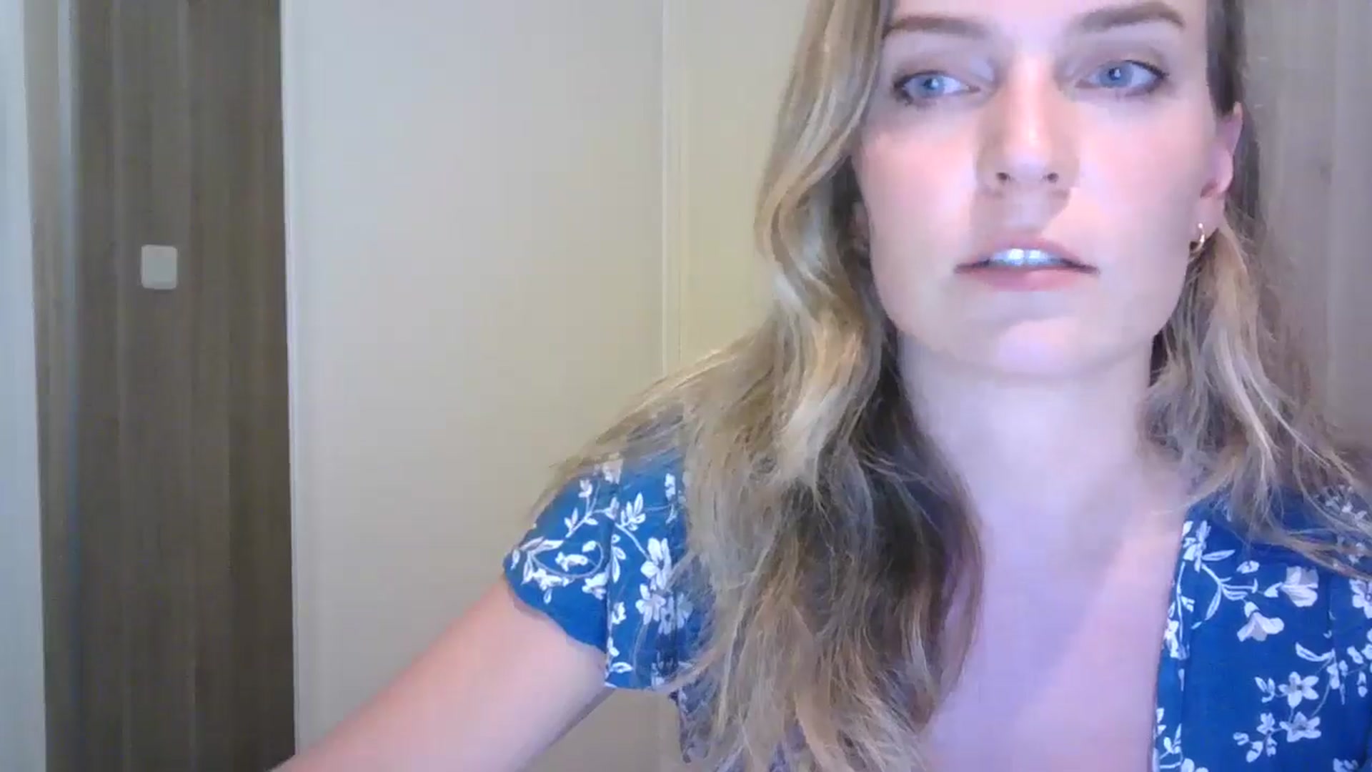 Gallery image thumbnail from Ana_Alexis's myfreecams stream on, 07/20/2024, 20:09 image 7 of 20