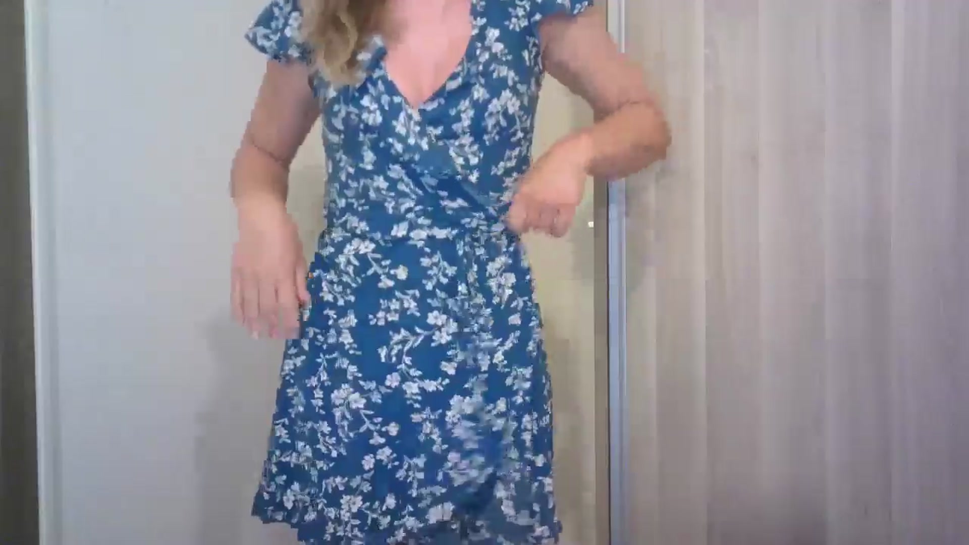 Gallery image thumbnail from Ana_Alexis's myfreecams stream on, 07/20/2024, 21:42 image 6 of 20