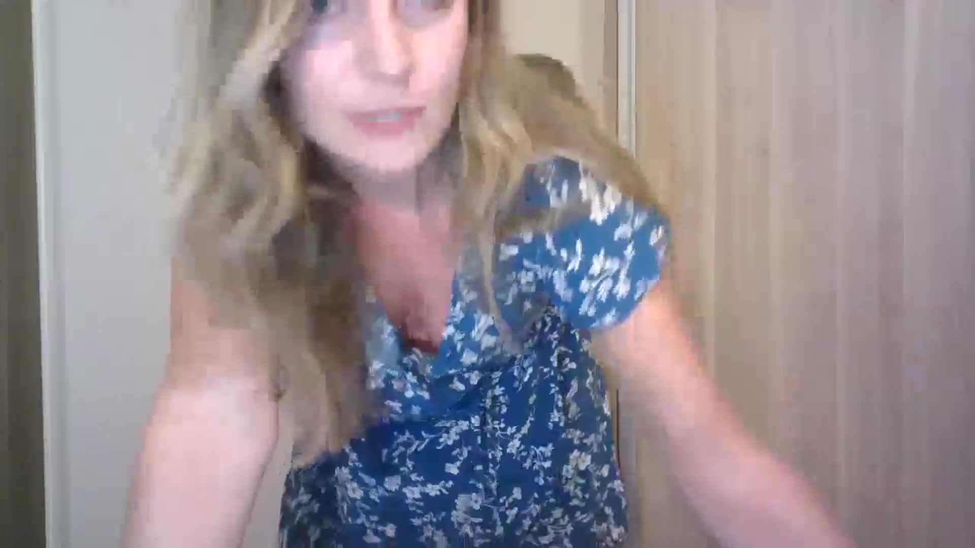 Gallery image thumbnail from Ana_Alexis's myfreecams stream on, 07/20/2024, 21:42 image 4 of 20