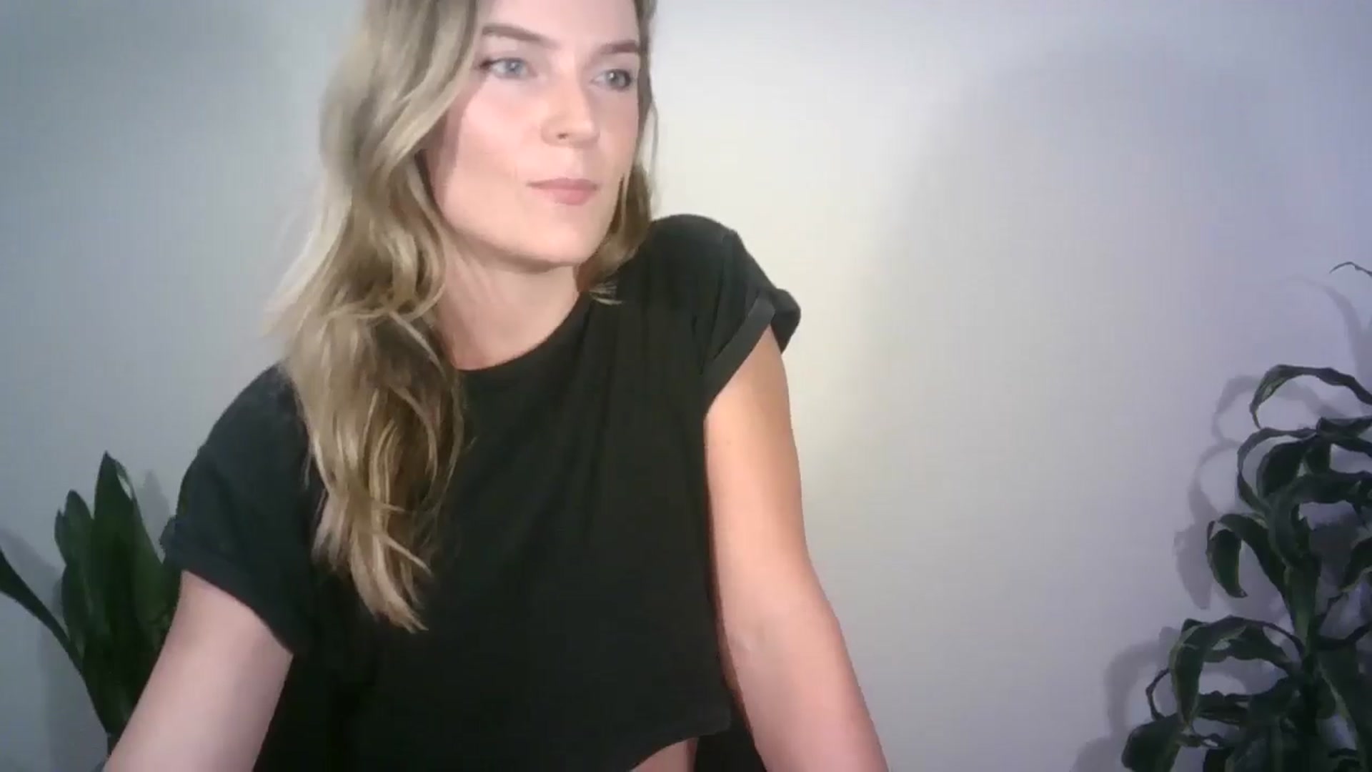 Gallery image thumbnail from Ana_Alexis's myfreecams stream on, 07/21/2024, 21:06 image 4 of 20