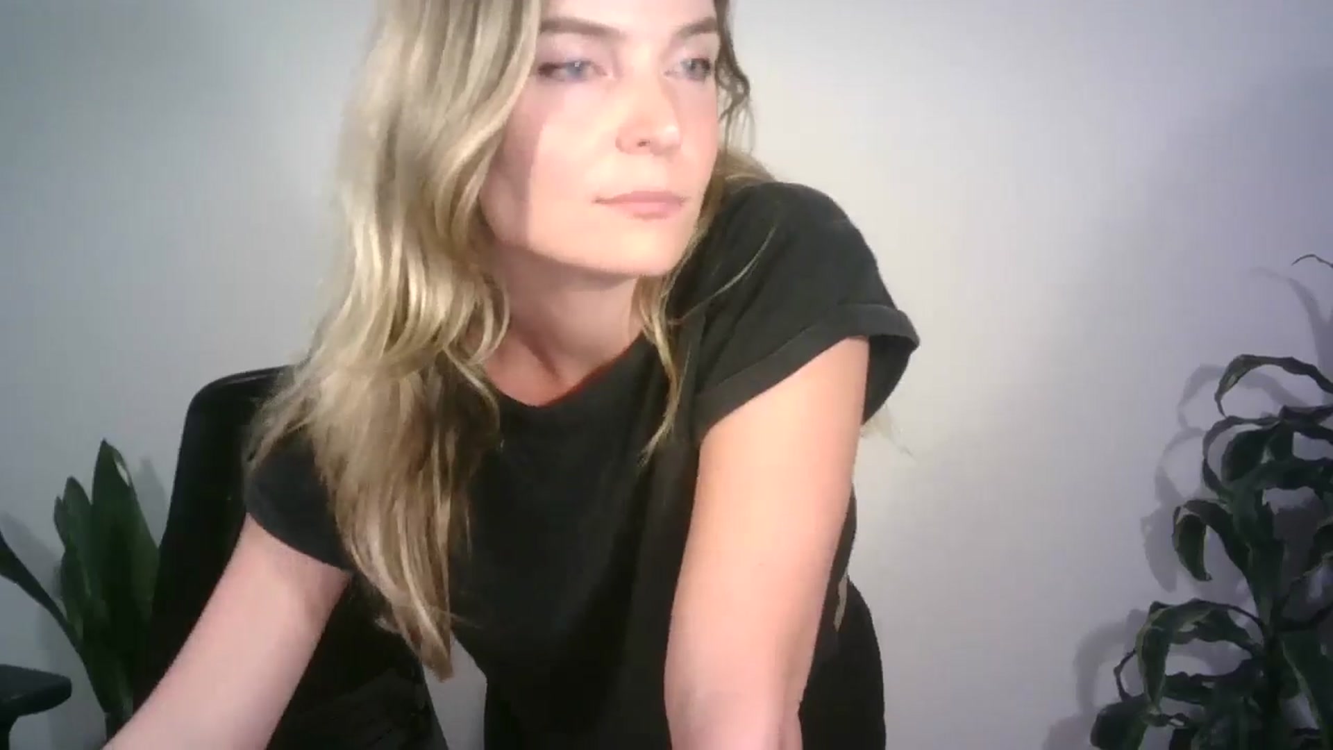 Gallery image thumbnail from Ana_Alexis's myfreecams stream on, 07/21/2024, 21:06 image 3 of 20