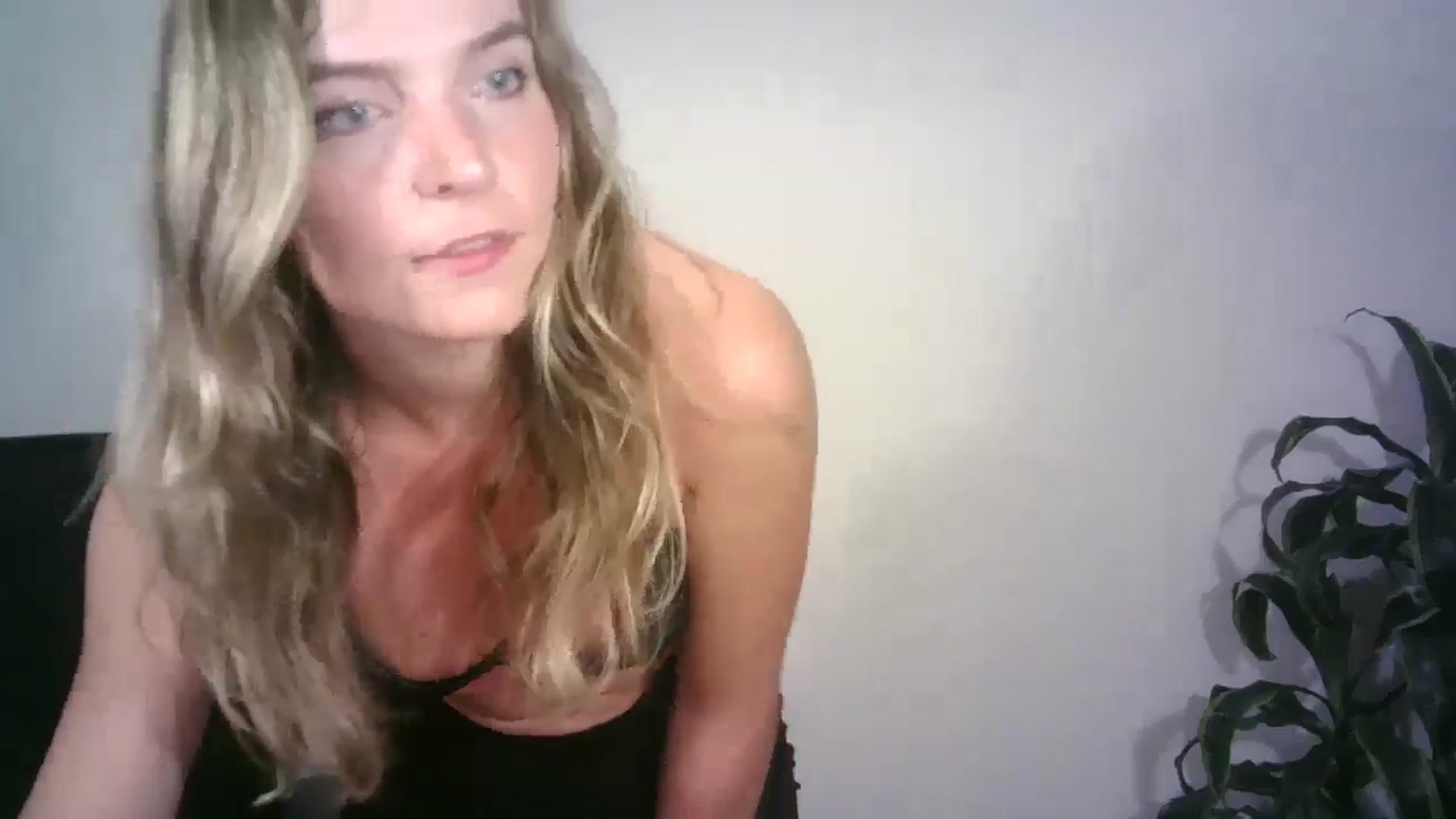 Gallery image thumbnail from Ana_Alexis's myfreecams stream on, 07/21/2024, 22:16 image 2 of 20