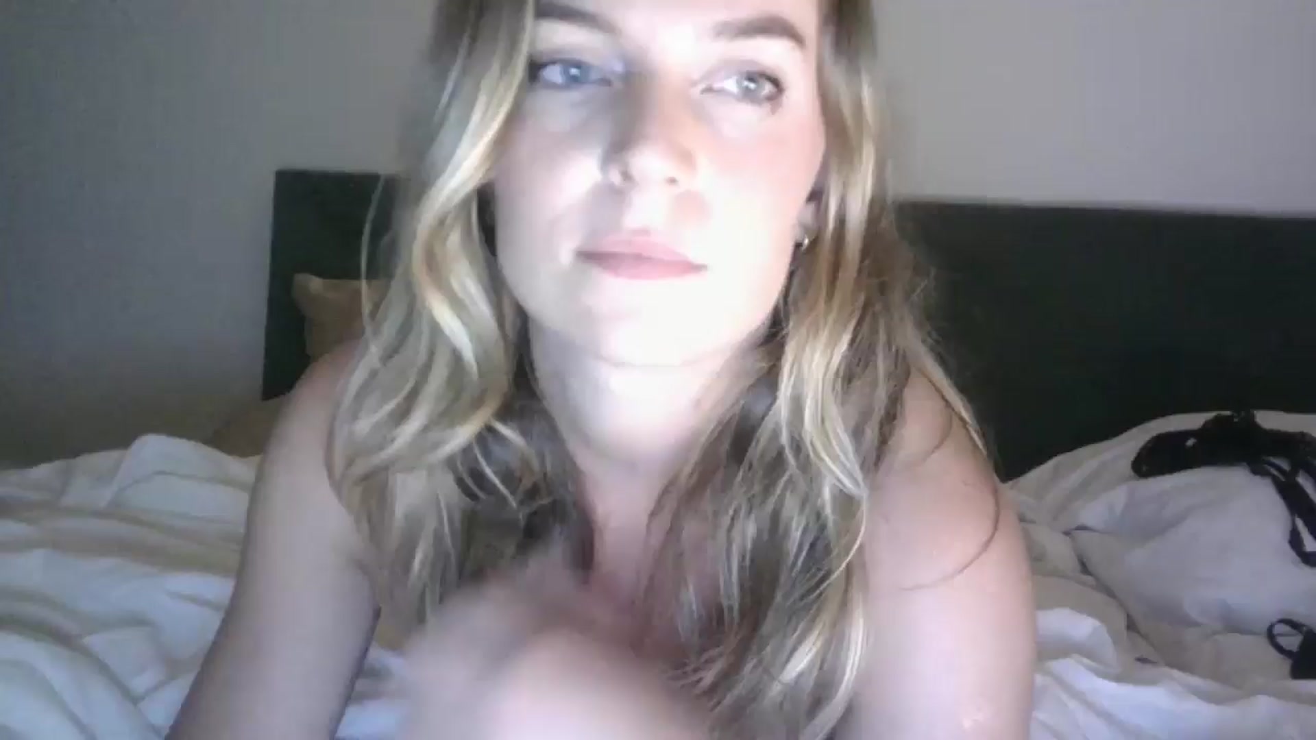 Gallery image thumbnail from Ana_Alexis's myfreecams stream on, 07/22/2024, 24:03 image 1 of 20