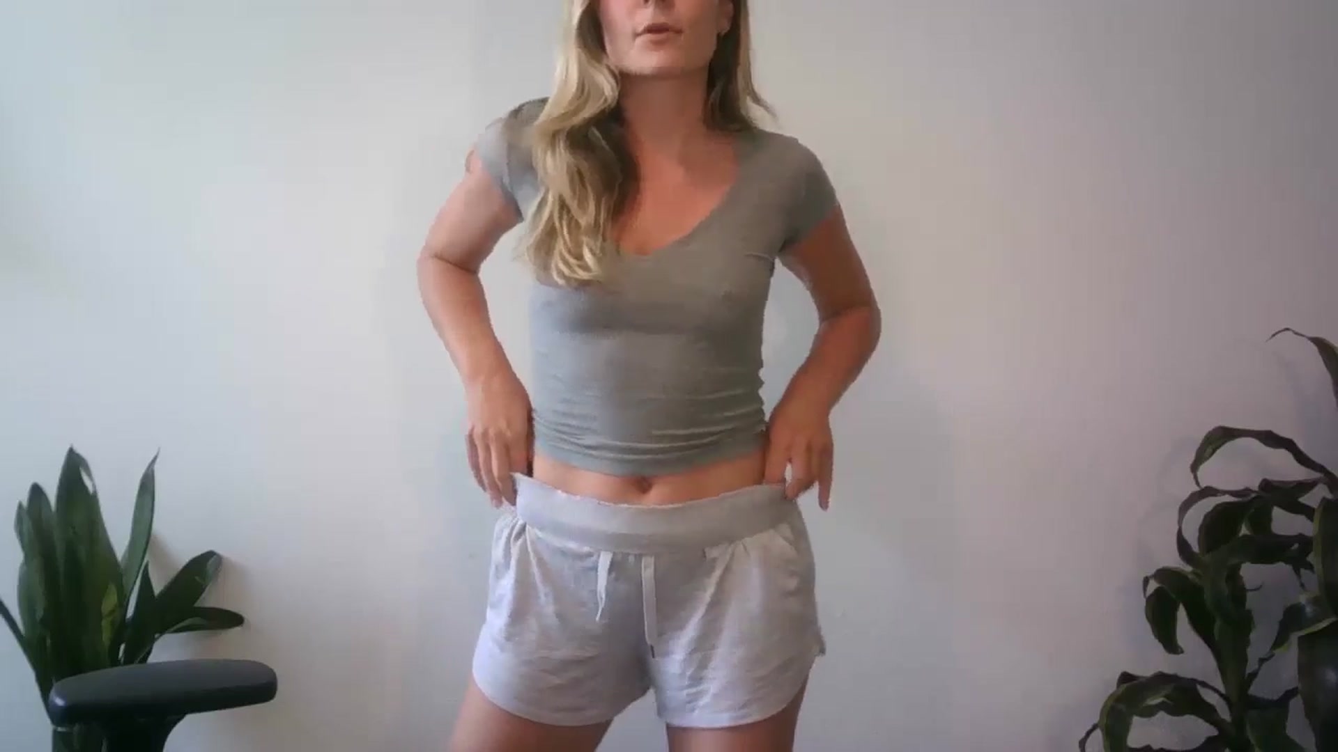 Gallery image thumbnail from Ana_Alexis's myfreecams stream on, 07/22/2024, 15:49 image 7 of 20