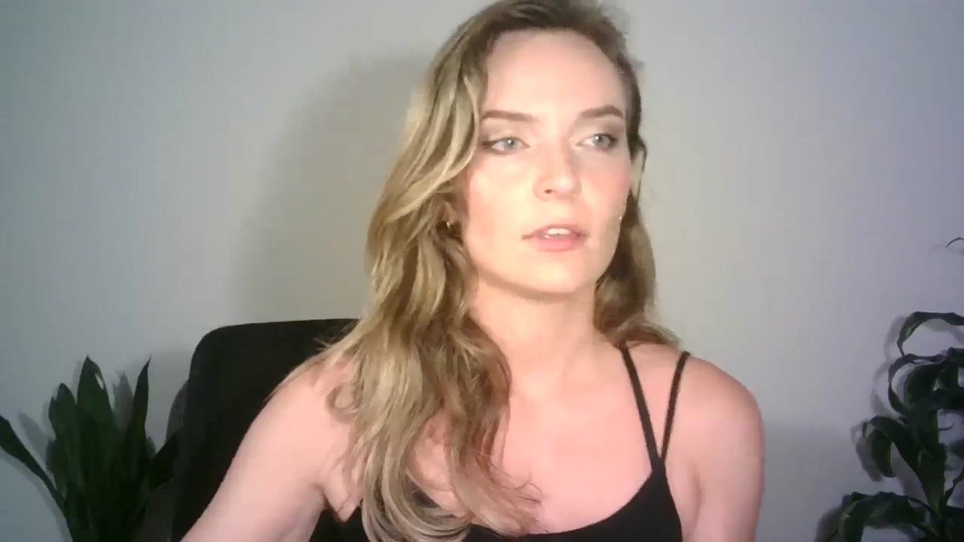 Gallery image thumbnail from Ana_Alexis's myfreecams stream on, 07/22/2024, 22:57 image 18 of 20
