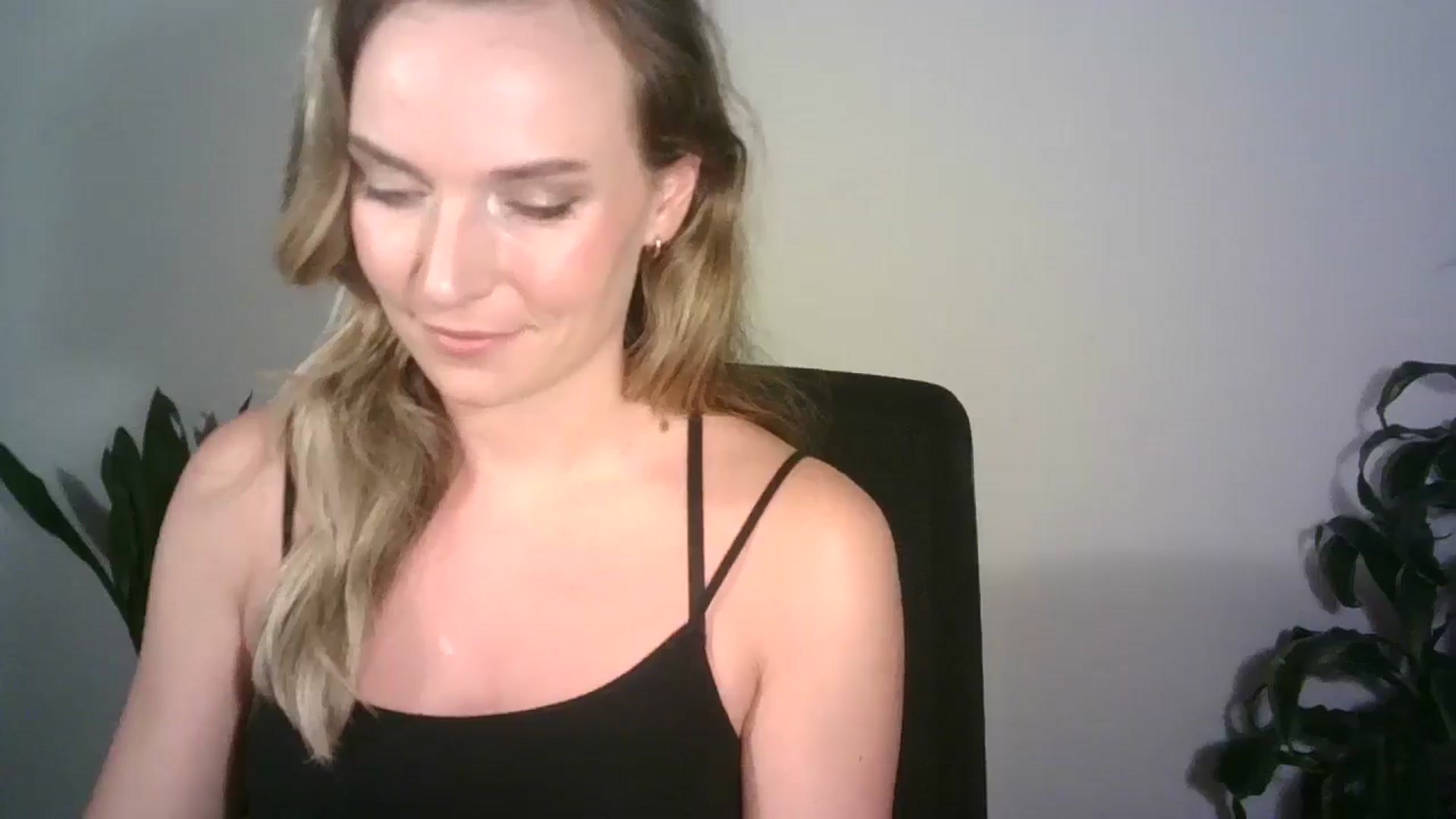 Gallery image thumbnail from Ana_Alexis's myfreecams stream on, 07/22/2024, 22:57 image 9 of 20