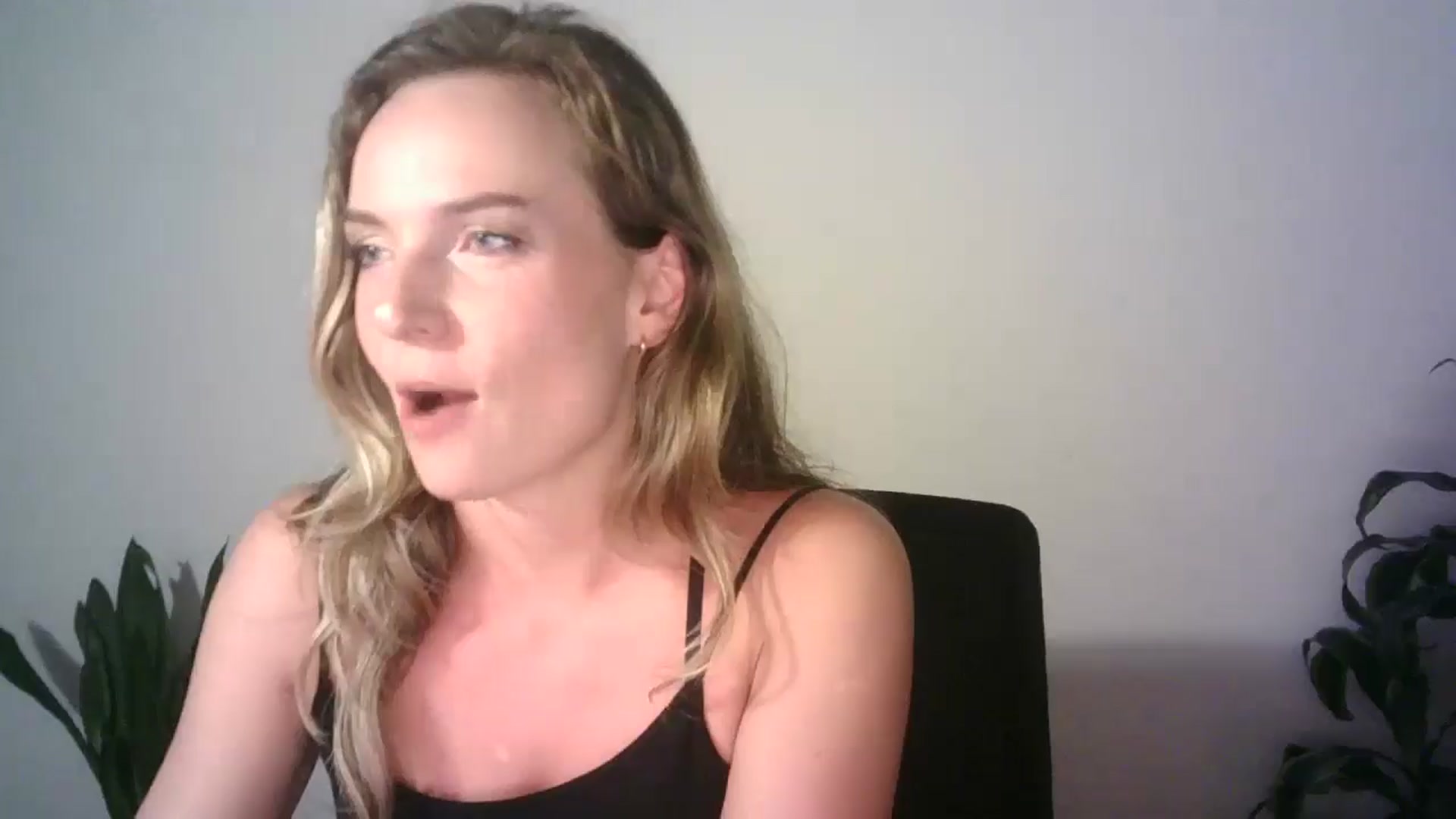 Gallery image thumbnail from Ana_Alexis's myfreecams stream on, 07/22/2024, 23:26 image 6 of 20