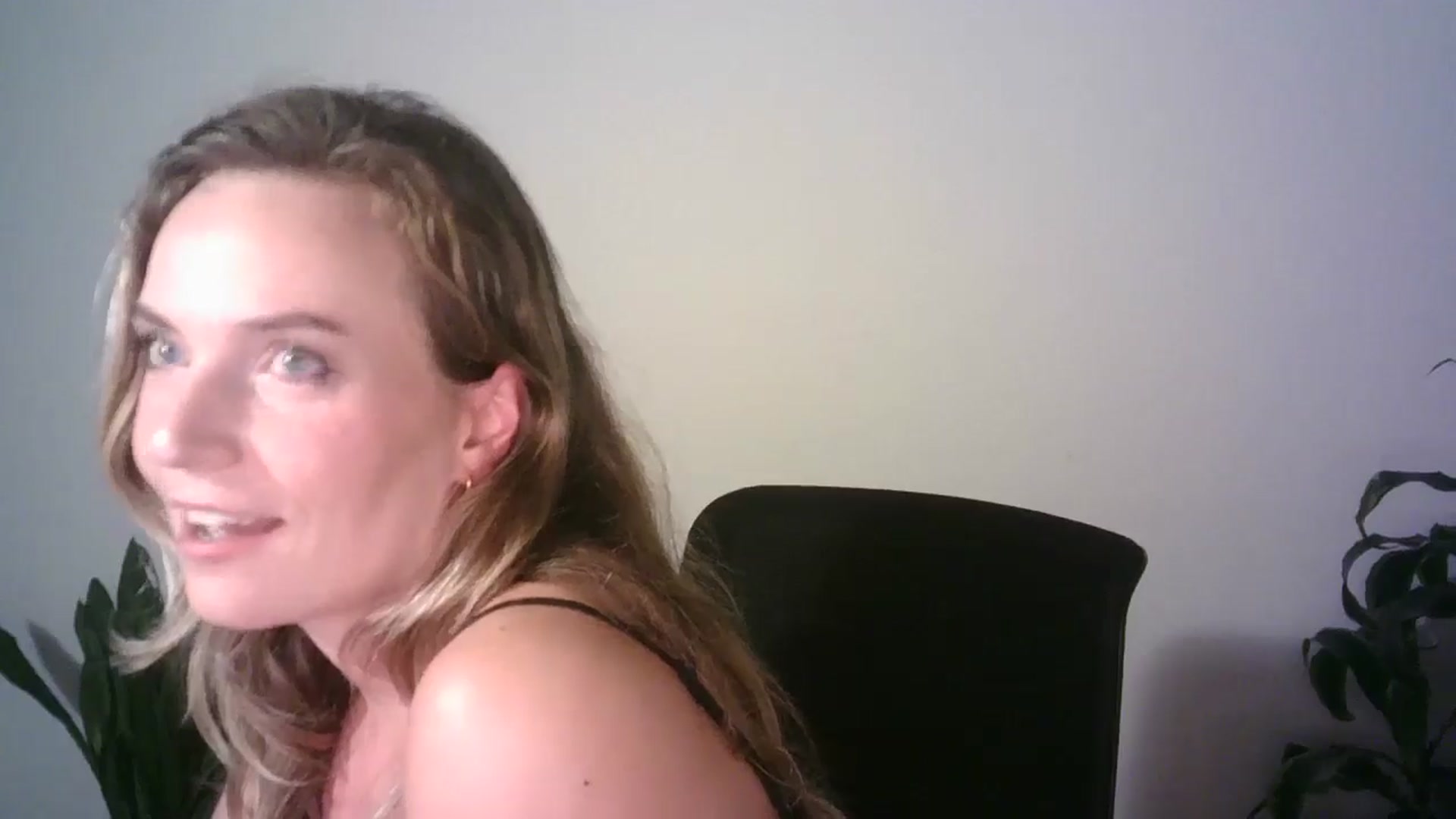 Gallery image thumbnail from Ana_Alexis's myfreecams stream on, 07/22/2024, 23:26 image 9 of 20