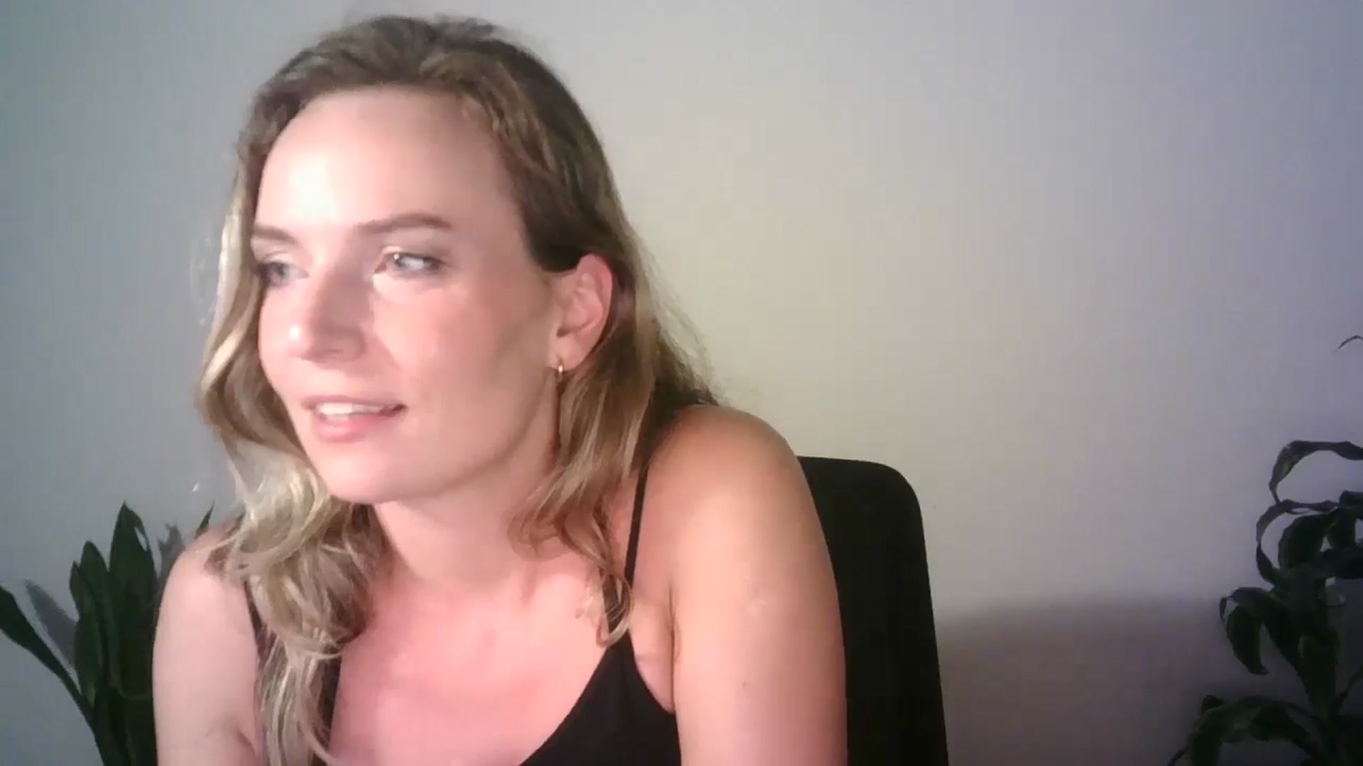Gallery image thumbnail from Ana_Alexis's myfreecams stream on, 07/22/2024, 23:26 image 3 of 20
