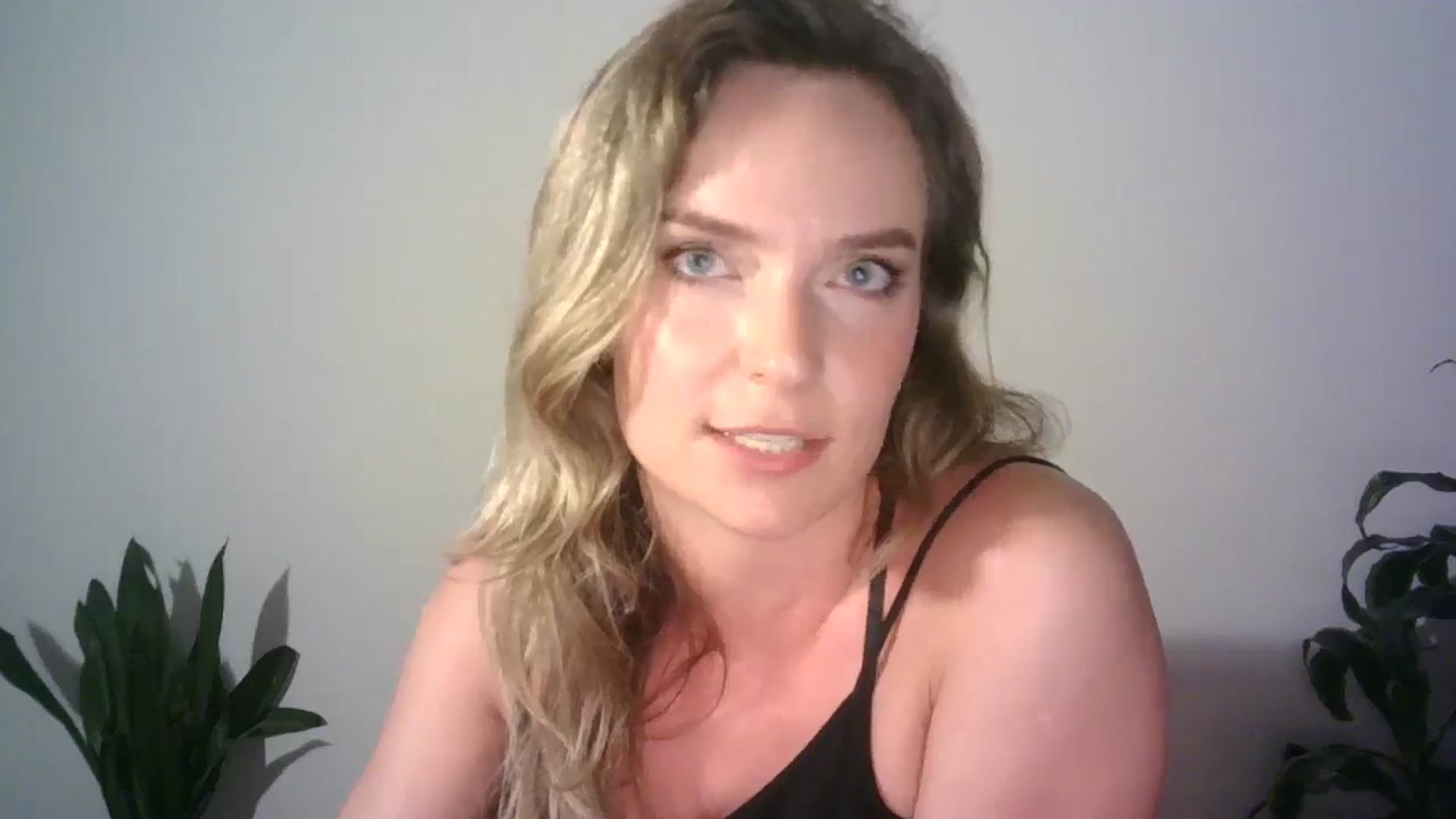 Gallery image thumbnail from Ana_Alexis's myfreecams stream on, 07/22/2024, 23:26 image 13 of 20