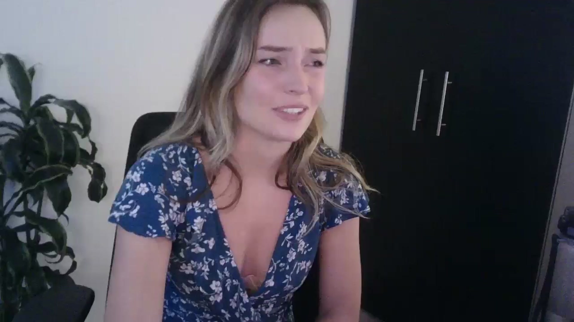 Gallery image thumbnail from Ana_Alexis's myfreecams stream on, 07/26/2024, 21:00 image 8 of 20