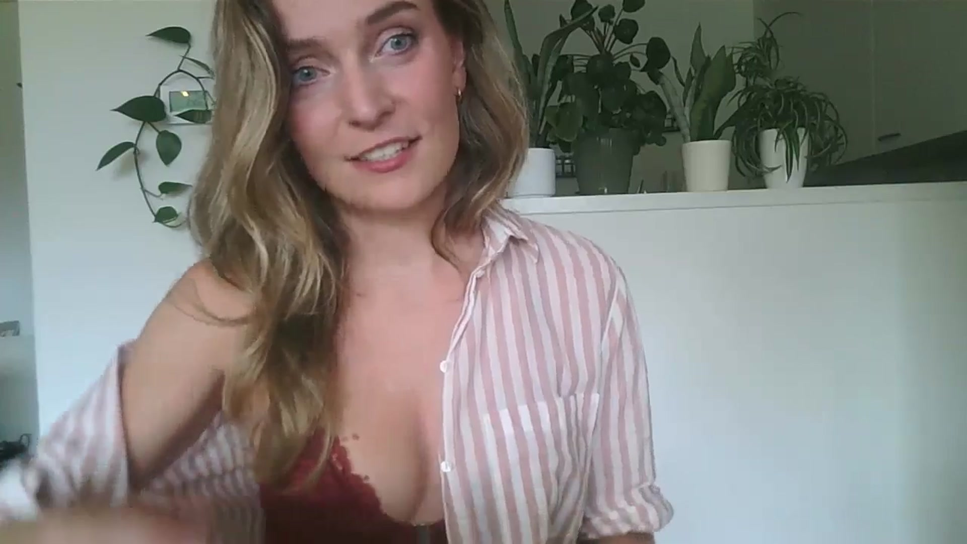 Gallery image thumbnail from Ana_Alexis's myfreecams stream on, 07/31/2024, 13:41 image 15 of 20