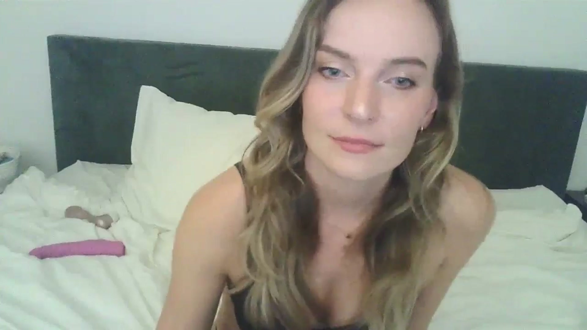 Gallery image thumbnail from Ana_Alexis's myfreecams stream on, 08/02/2024, 22:10 image 15 of 20