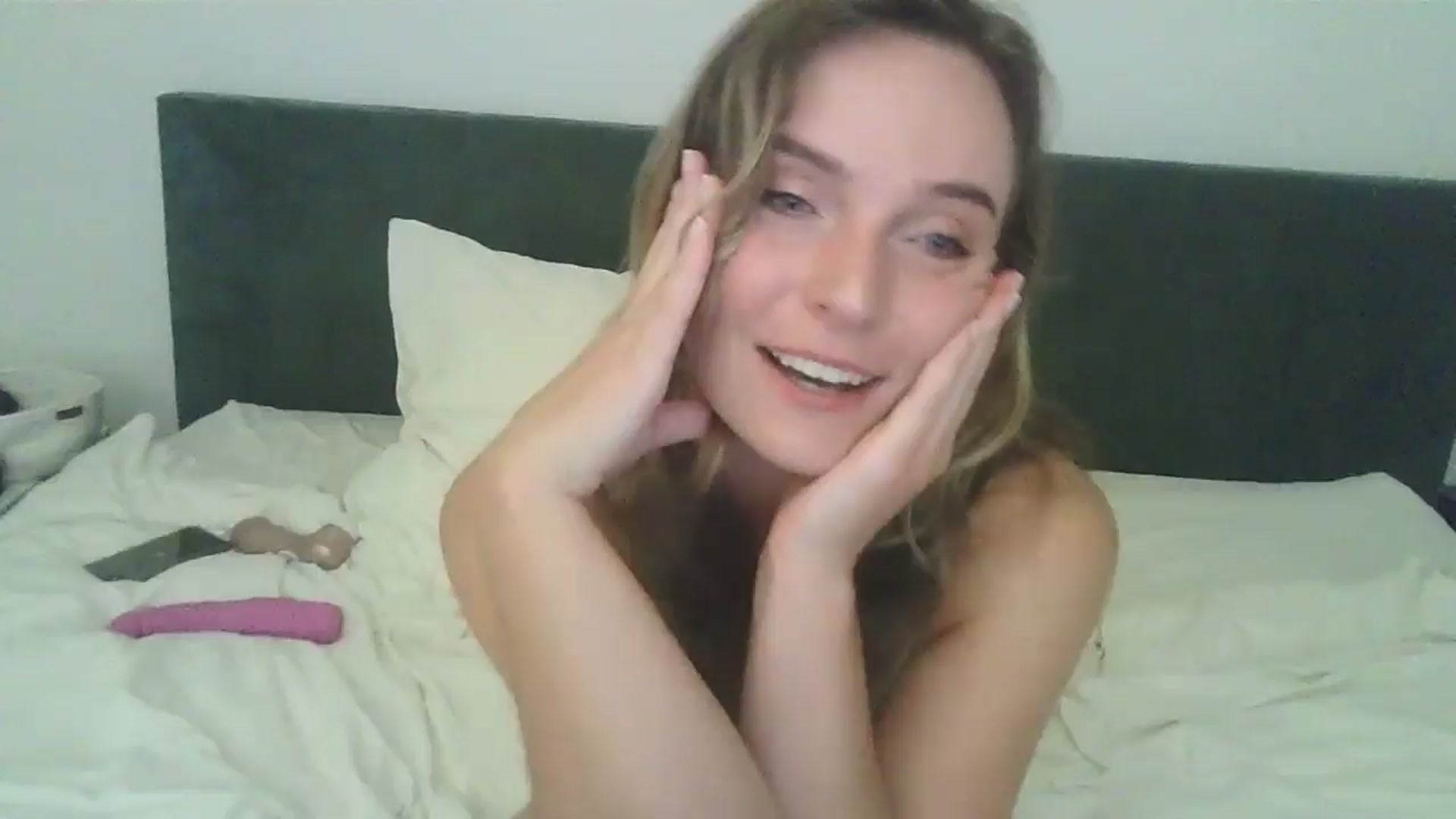 Gallery image thumbnail from Ana_Alexis's myfreecams stream on, 08/02/2024, 22:10 image 4 of 20