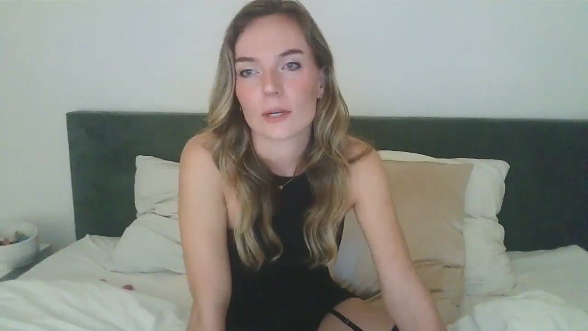 Gallery image thumbnail from Ana_Alexis's myfreecams stream on, 08/03/2024, 21:02 image 10 of 20
