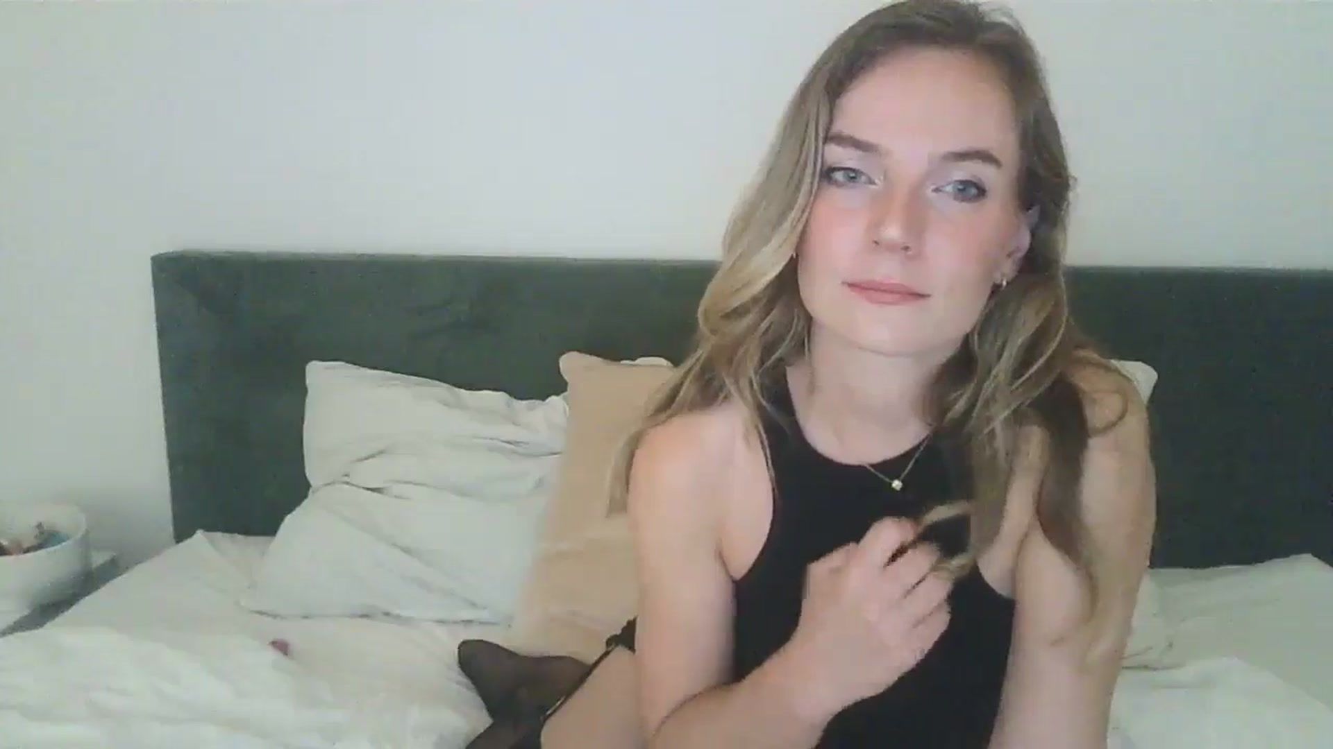 Gallery image thumbnail from Ana_Alexis's myfreecams stream on, 08/03/2024, 21:02 image 15 of 20