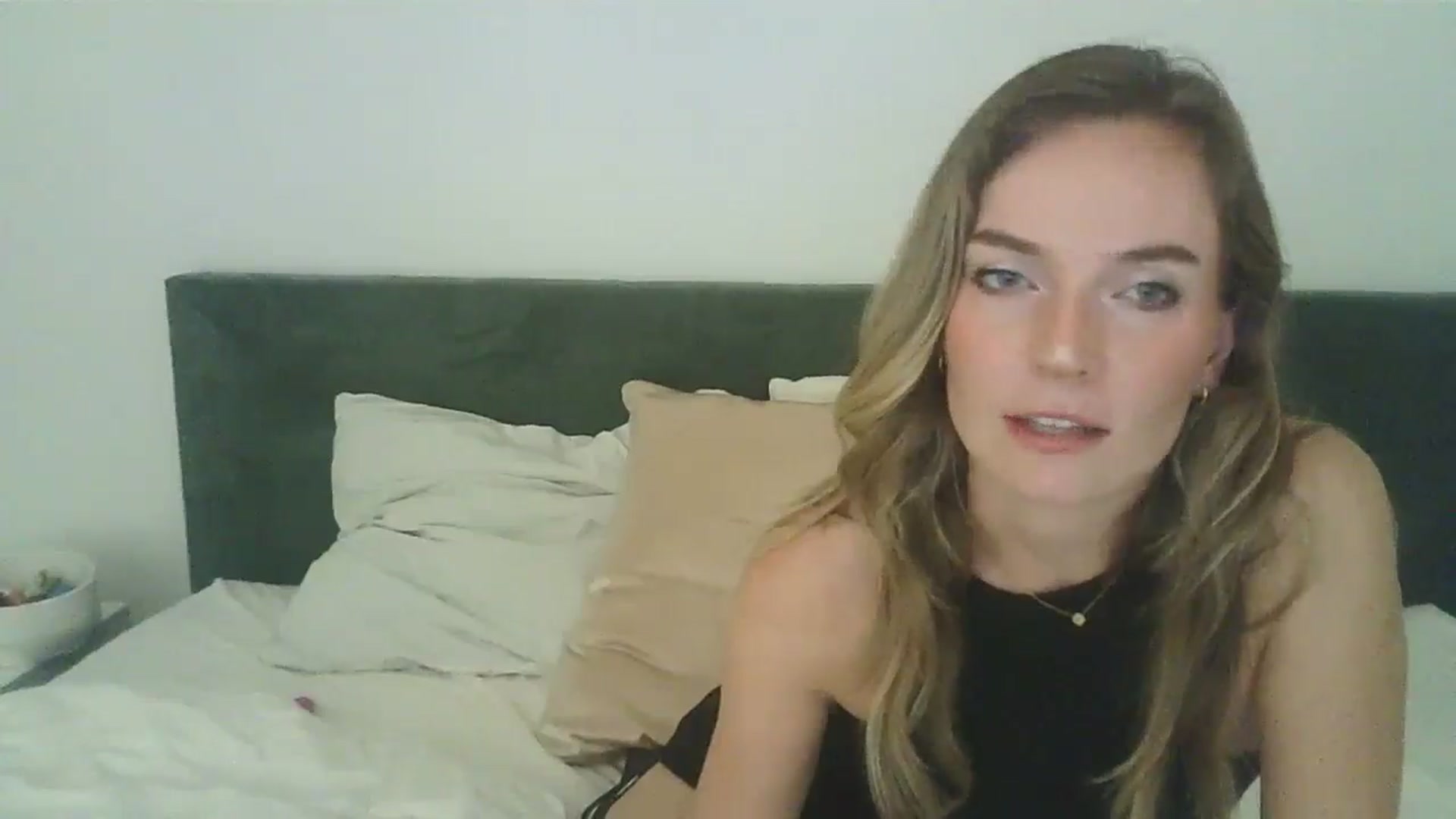 Gallery image thumbnail from Ana_Alexis's myfreecams stream on, 08/03/2024, 21:02 image 19 of 20