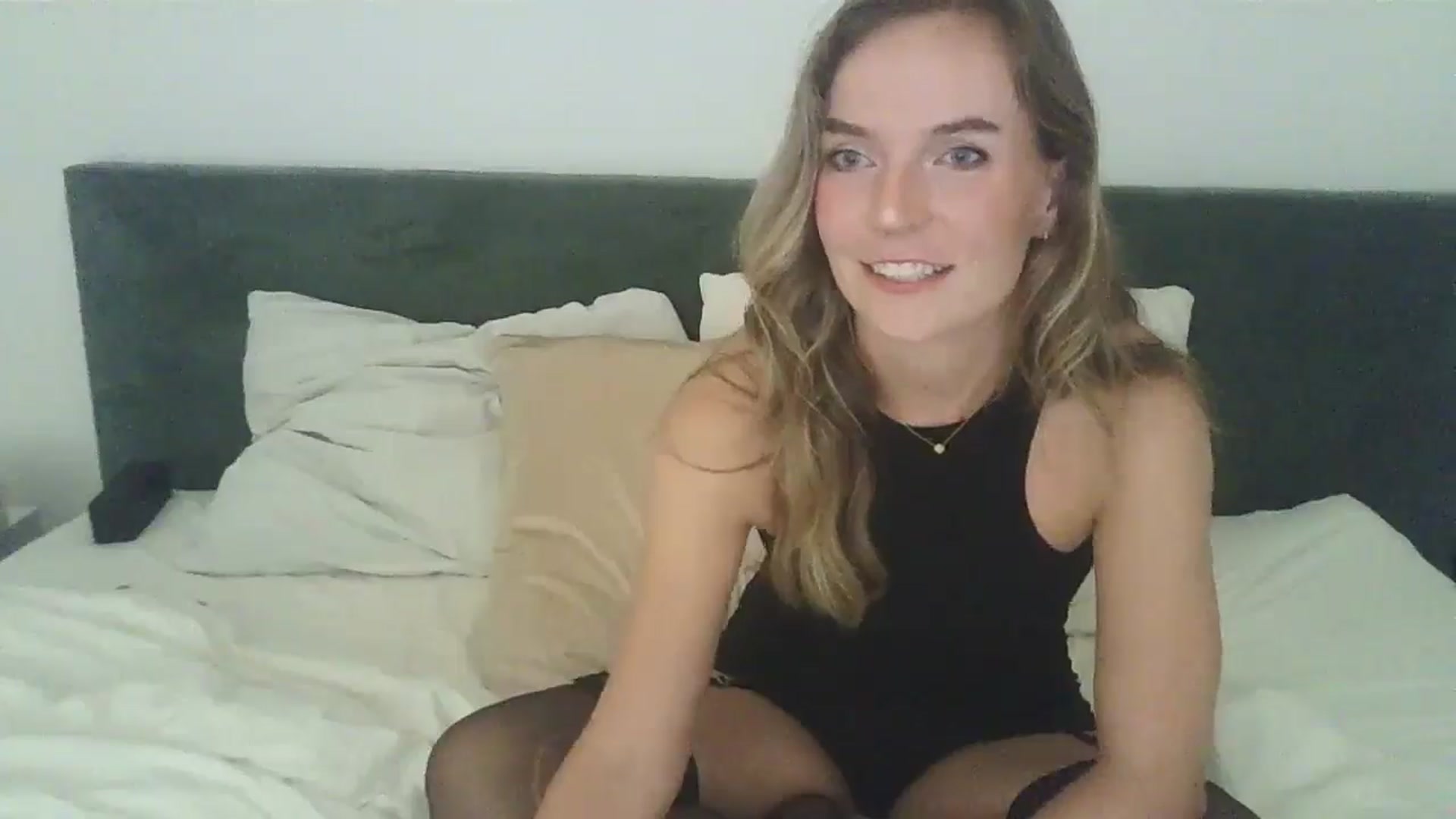 Gallery image thumbnail from Ana_Alexis's myfreecams stream on, 08/03/2024, 21:46 image 5 of 20