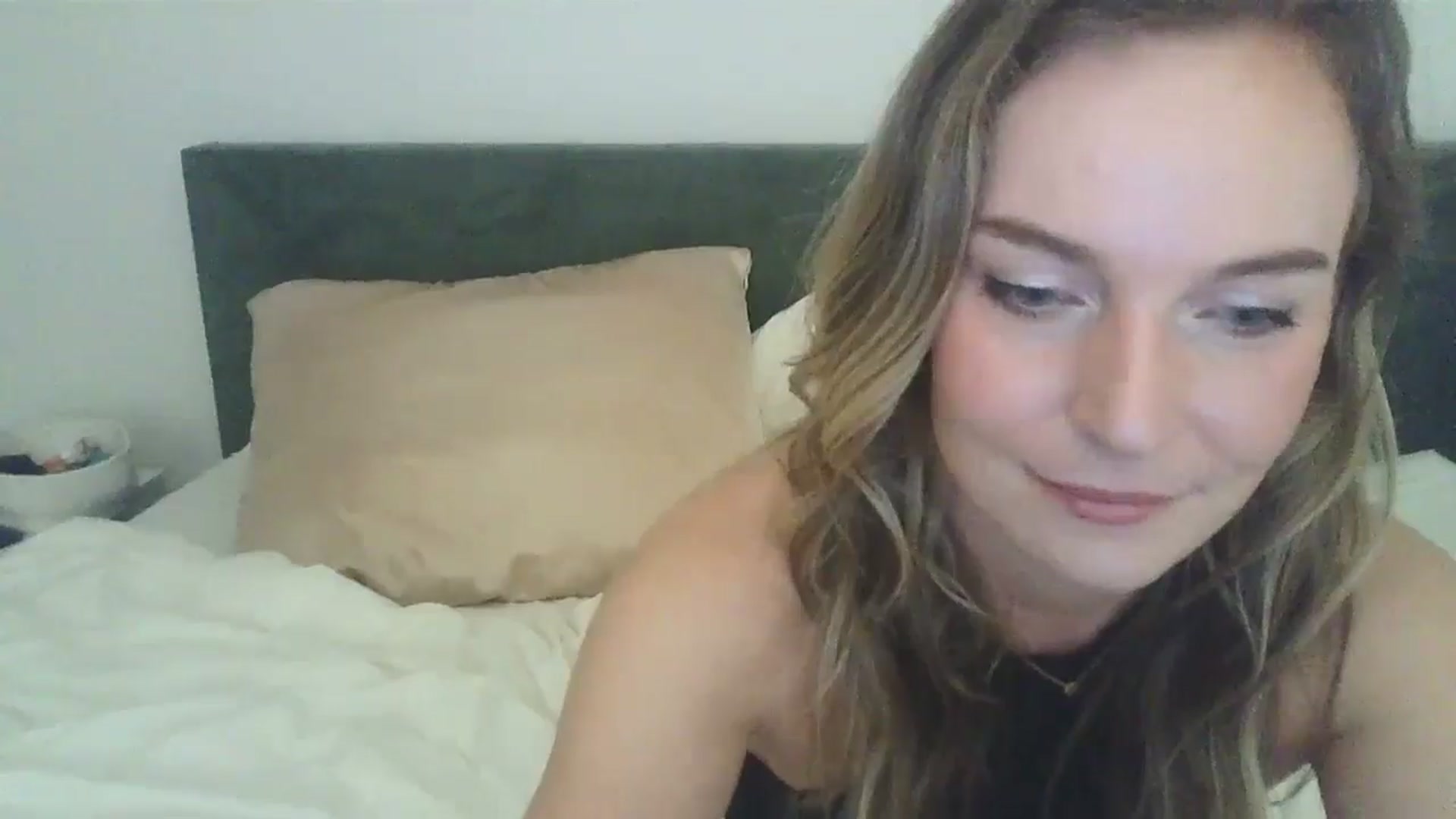 Gallery image thumbnail from Ana_Alexis's myfreecams stream on, 08/03/2024, 23:06 image 17 of 20