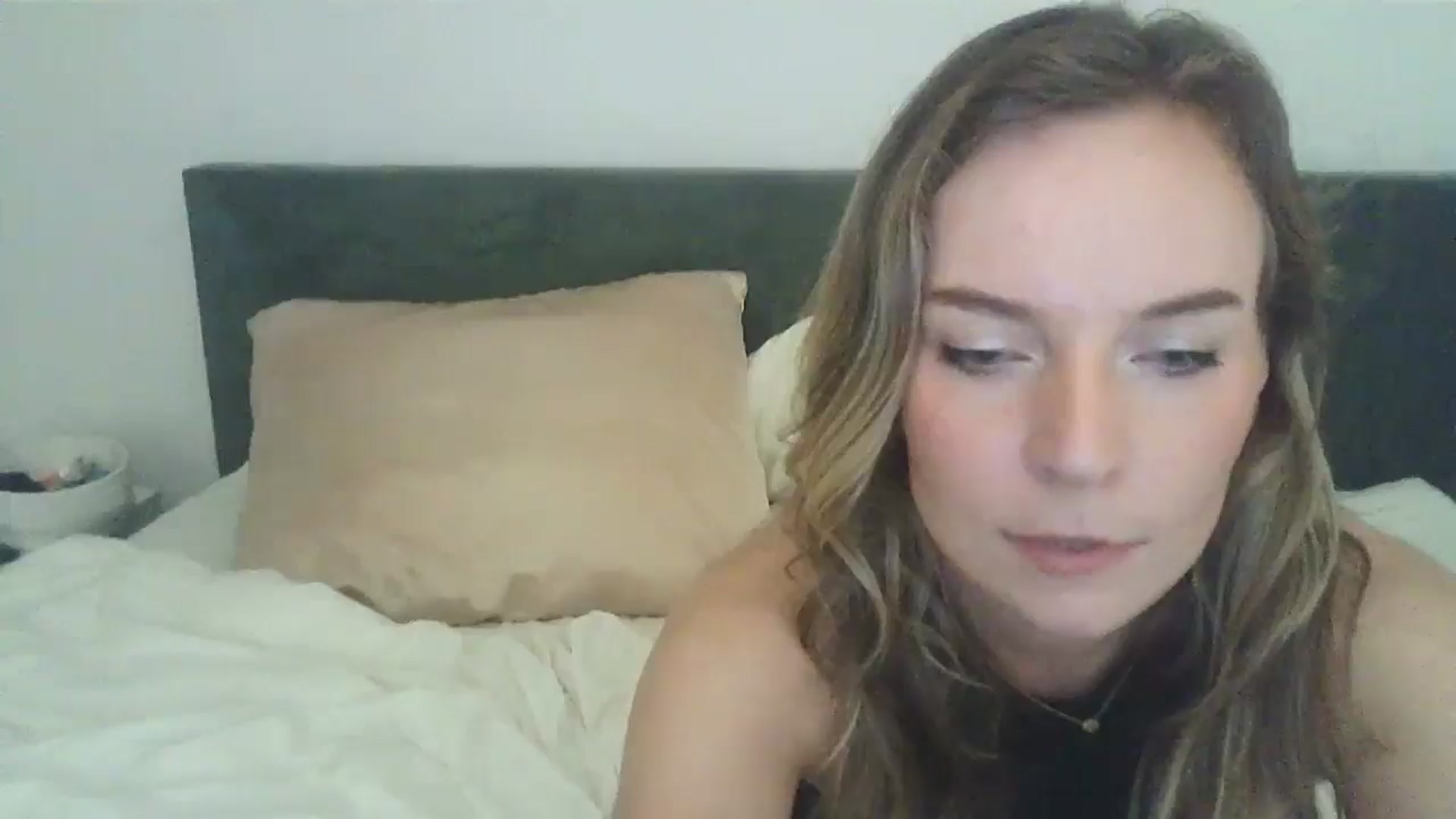 Gallery image thumbnail from Ana_Alexis's myfreecams stream on, 08/03/2024, 23:06 image 15 of 20