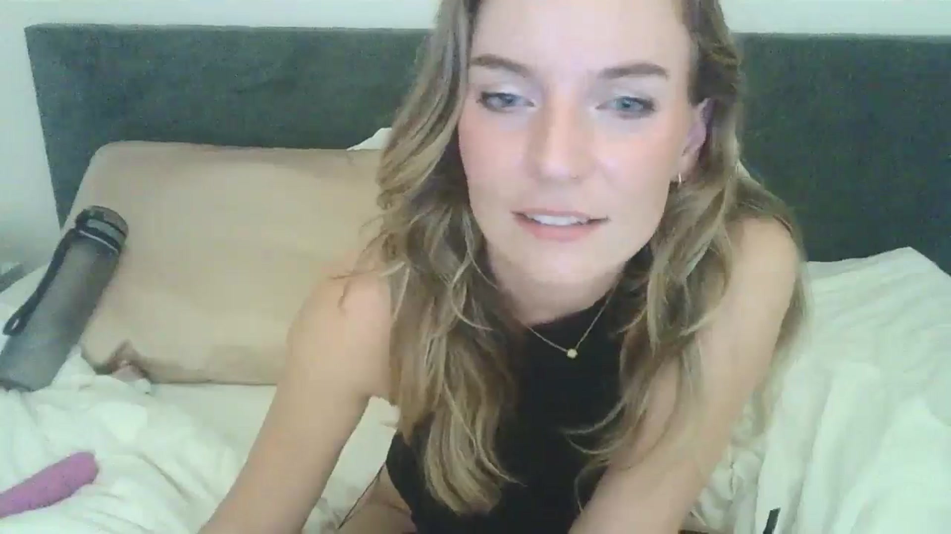 Gallery image thumbnail from Ana_Alexis's myfreecams stream on, 08/03/2024, 23:57 image 9 of 20