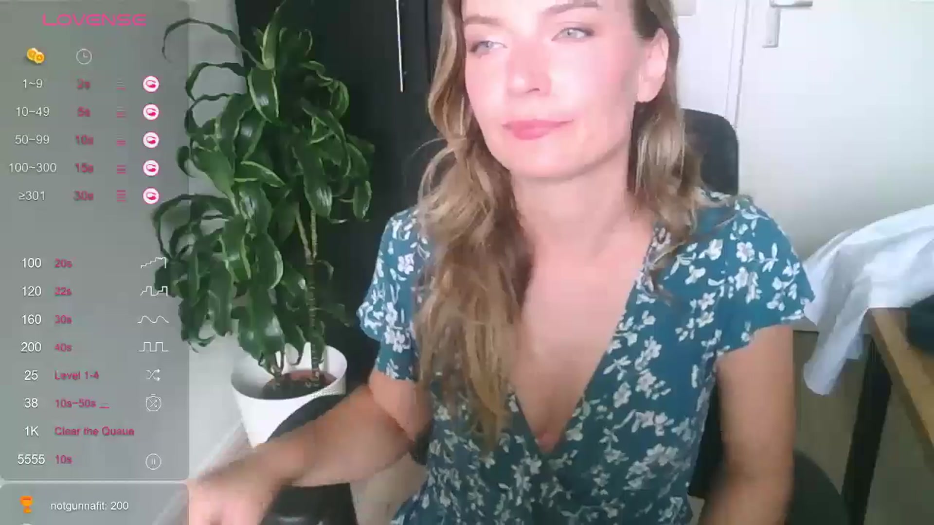 Gallery image thumbnail from Ana_Alexis's myfreecams stream on, 08/18/2024, 14:10 image 9 of 20