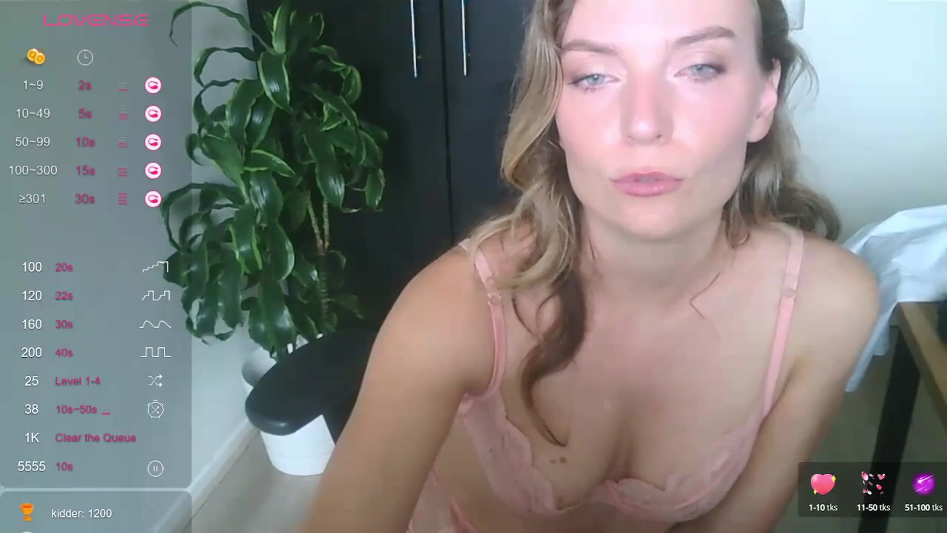 Gallery image thumbnail from Ana_Alexis's myfreecams stream on, 08/18/2024, 15:53 image 15 of 20