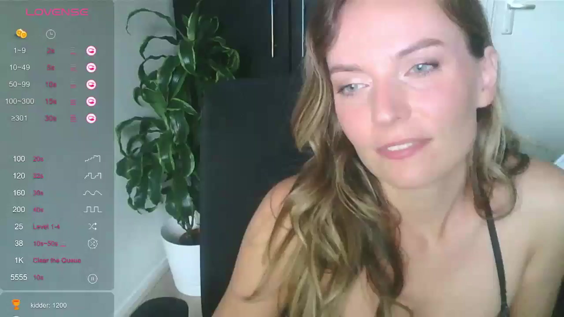 Gallery image thumbnail from Ana_Alexis's myfreecams stream on, 08/18/2024, 18:09 image 15 of 20