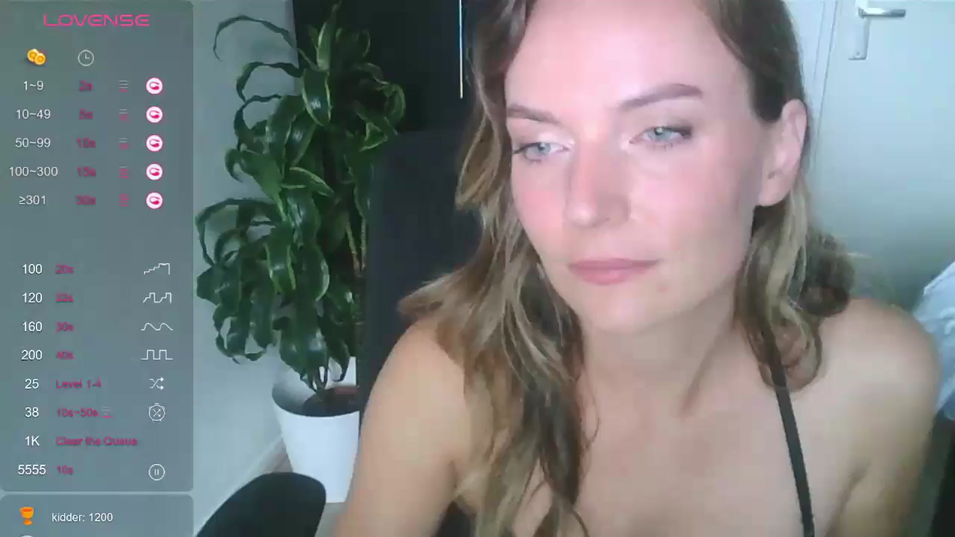 Gallery image thumbnail from Ana_Alexis's myfreecams stream on, 08/18/2024, 18:09 image 13 of 20