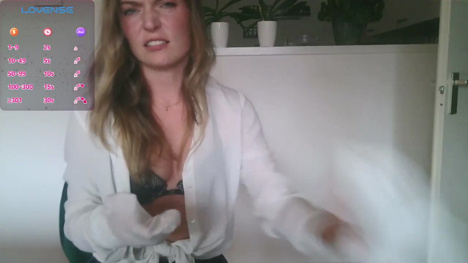 Gallery image thumbnail from Ana_Alexis's myfreecams stream on, 08/29/2024, 17:47 image 5 of 20