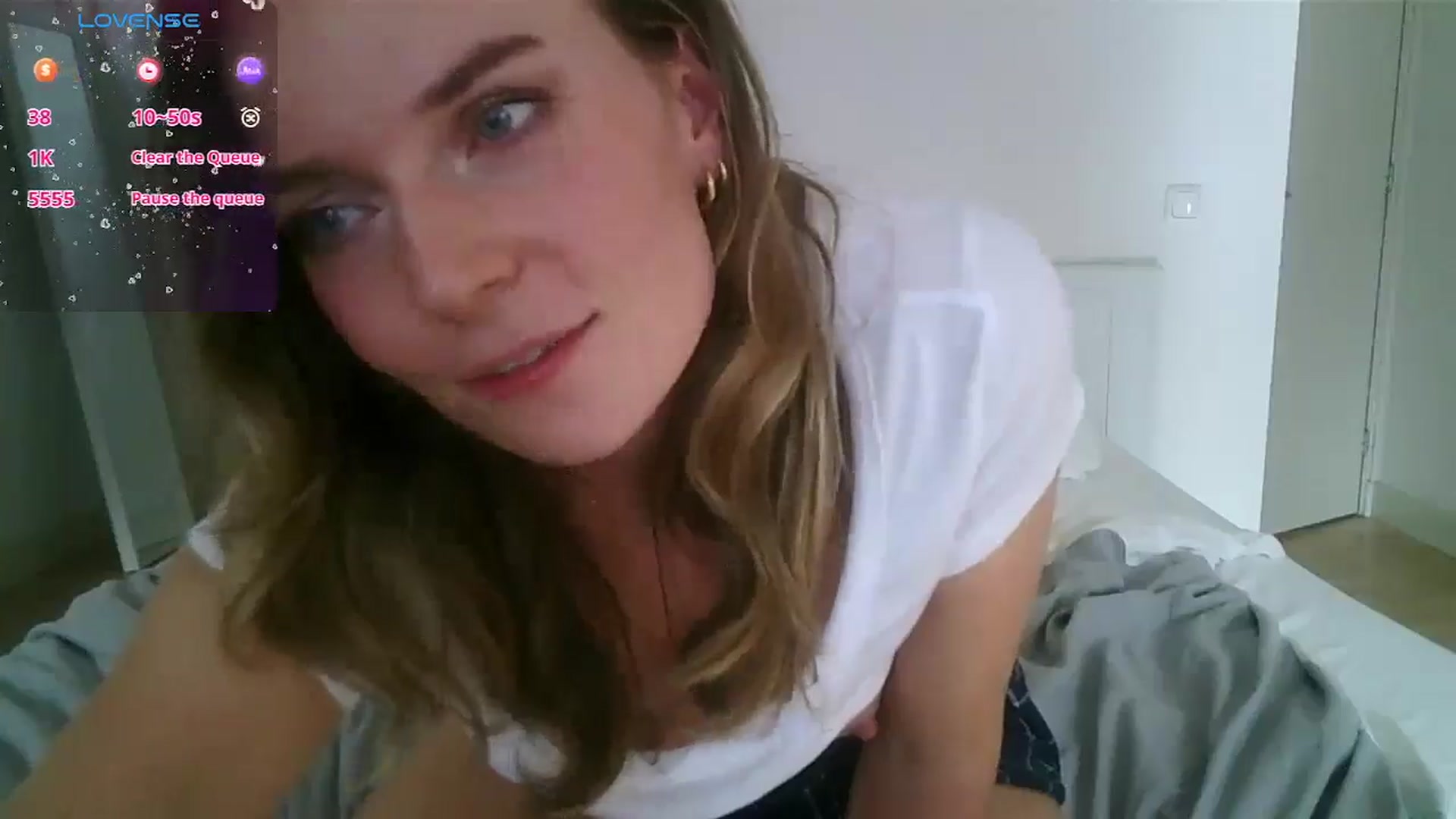 Gallery image thumbnail from Ana_Alexis's myfreecams stream on, 09/25/2024, 14:21 image 18 of 20