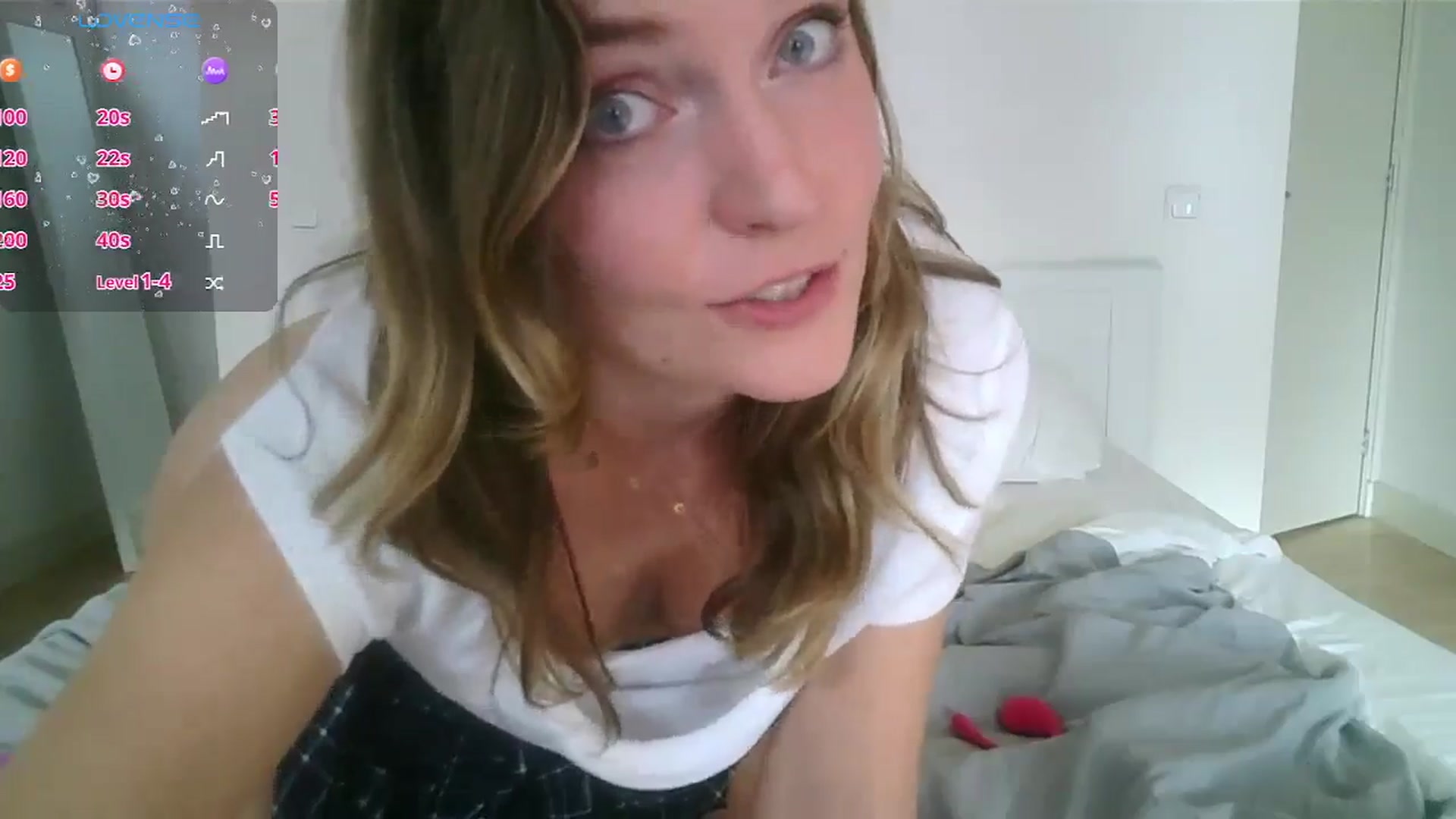 Gallery image thumbnail from Ana_Alexis's myfreecams stream on, 09/25/2024, 14:21 image 9 of 20