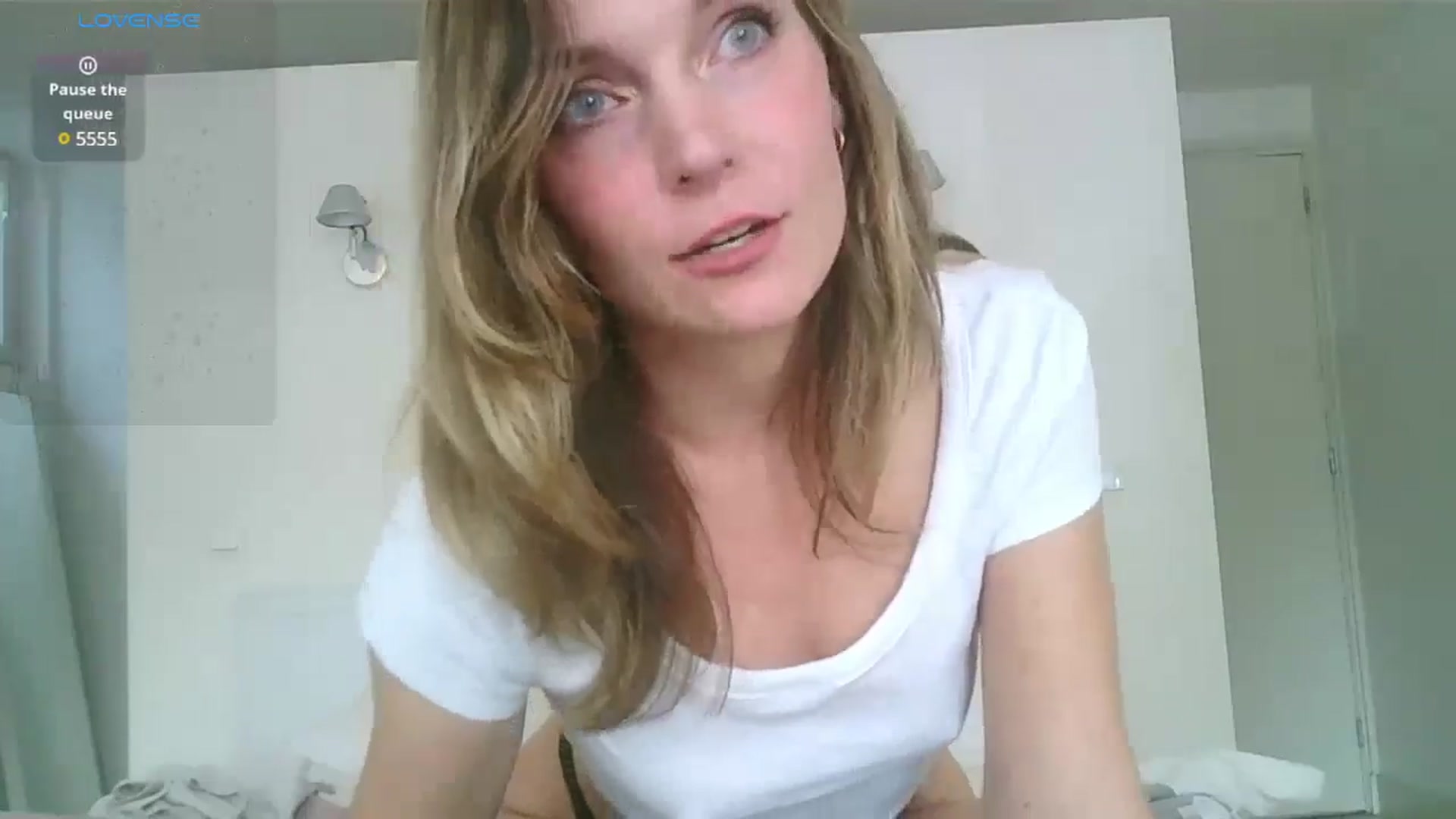Gallery image thumbnail from Ana_Alexis's myfreecams stream on, 10/07/2024, 11:38 image 19 of 20