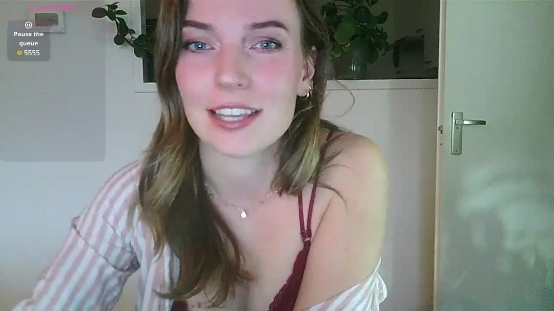 Gallery image thumbnail from Ana_Alexis's myfreecams stream on, 11/18/2024, 14:25 image 4 of 20
