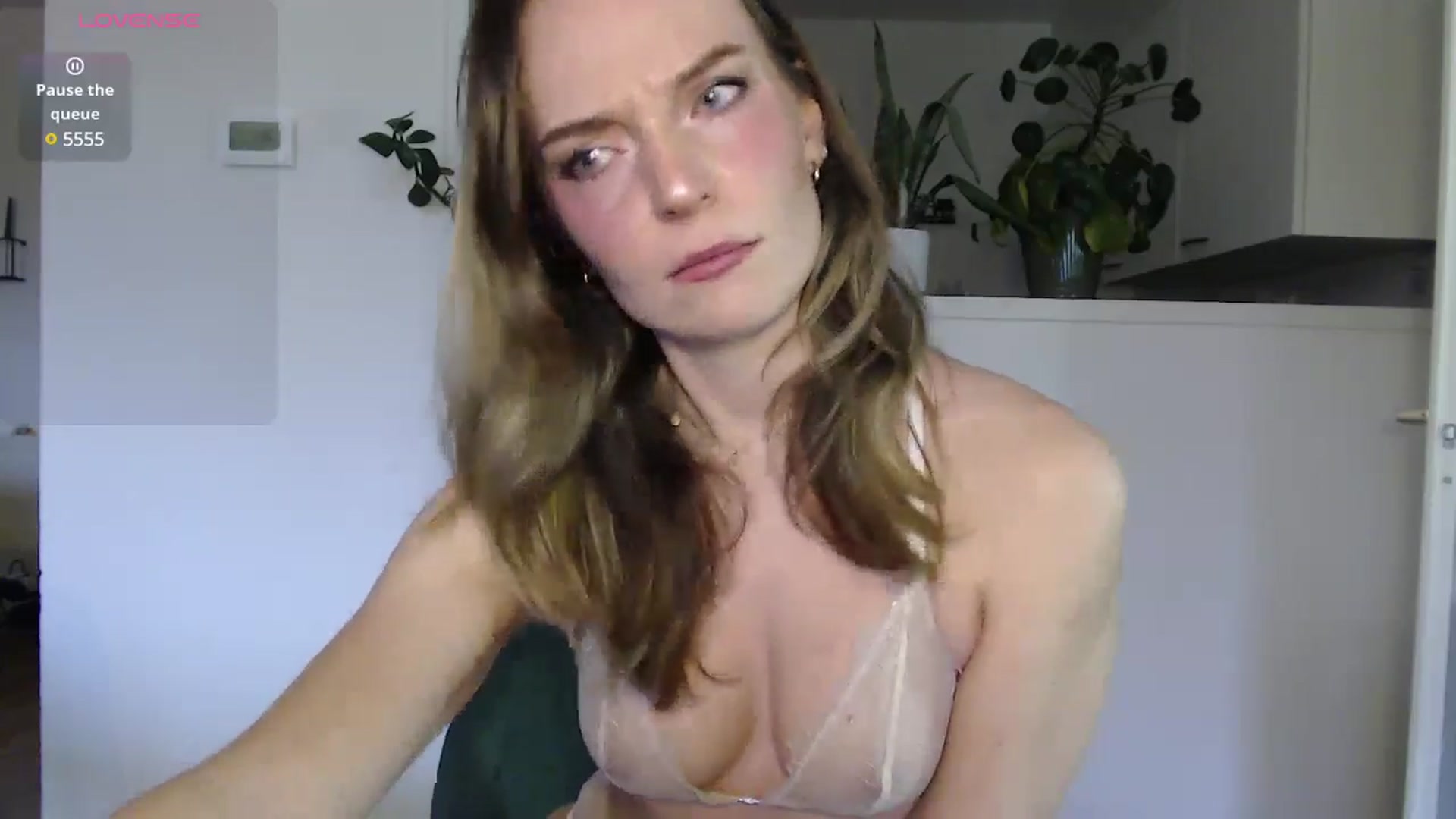 Gallery image thumbnail from Ana_Alexis's myfreecams stream on, 11/27/2024, 14:25 image 8 of 20