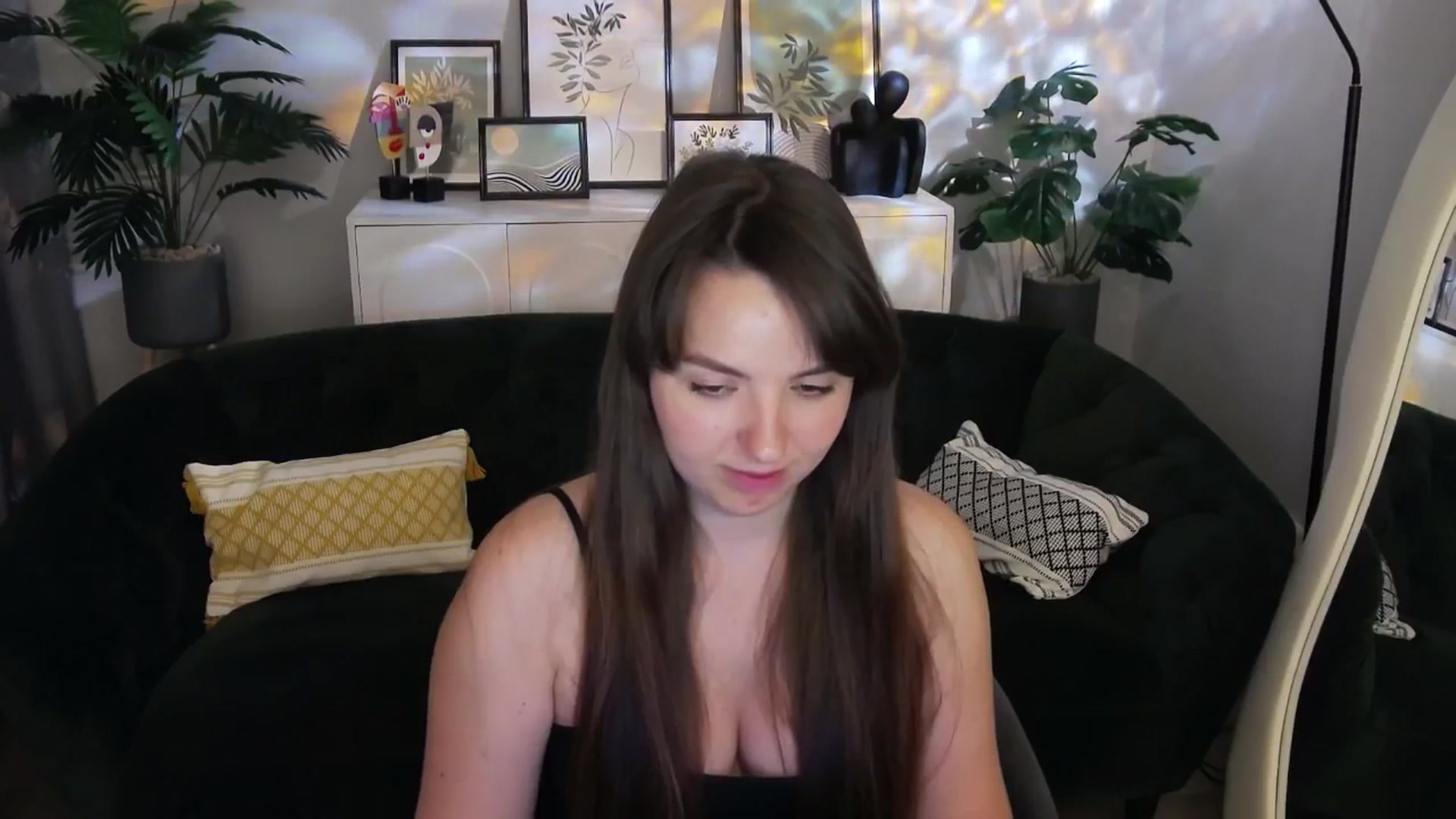 Gallery image thumbnail from Ana_Bird's myfreecams stream on, 04/02/2025, 05:07 image 18 of 20