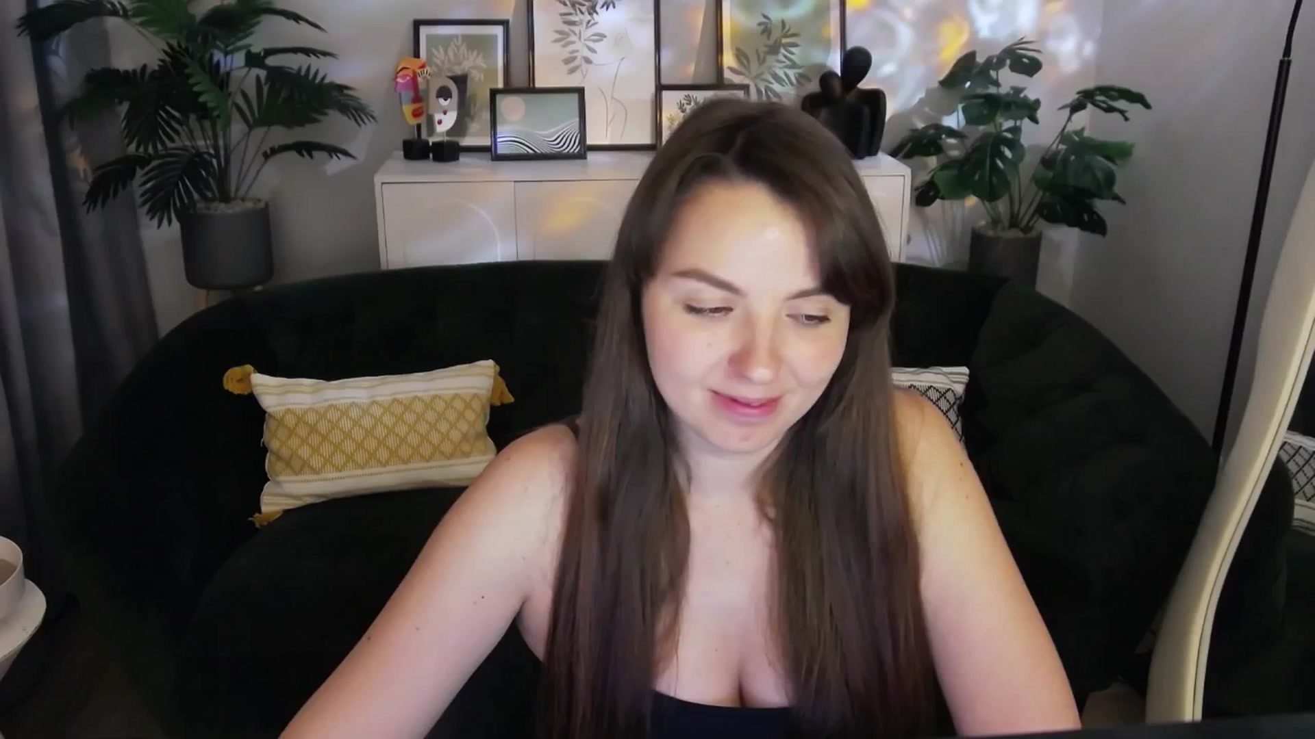 Gallery image thumbnail from Ana_Bird's myfreecams stream on, 04/02/2025, 05:07 image 1 of 20